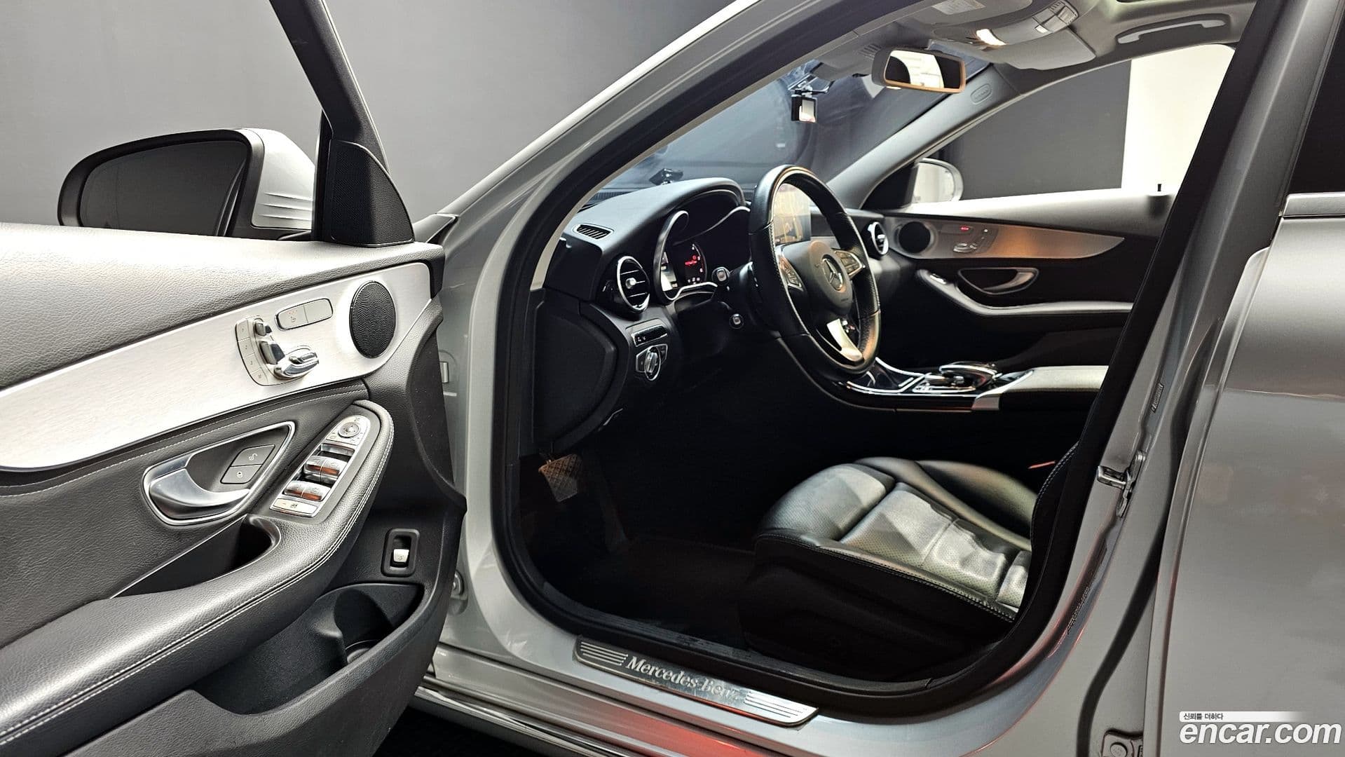 Main__Slider__Photo:C-Class Mercedes-Benz 2015.11-11