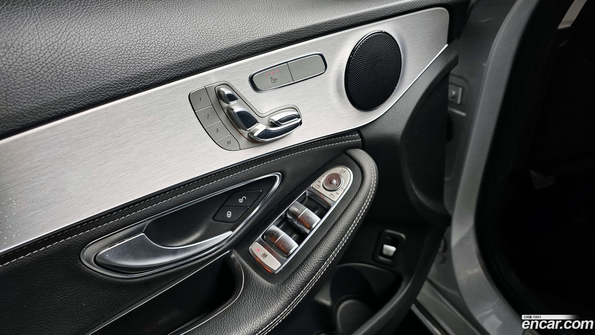 Main__Slider__Photo:C-Class Mercedes-Benz 2015.11-12