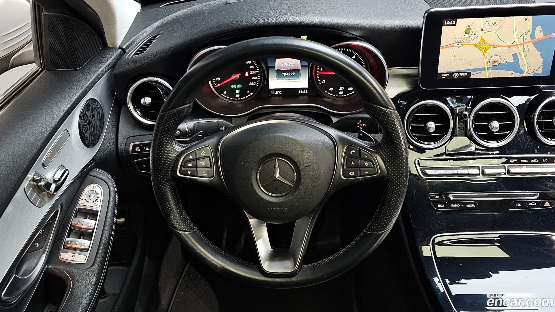 Main__Slider__Photo:C-Class Mercedes-Benz 2015.11-14