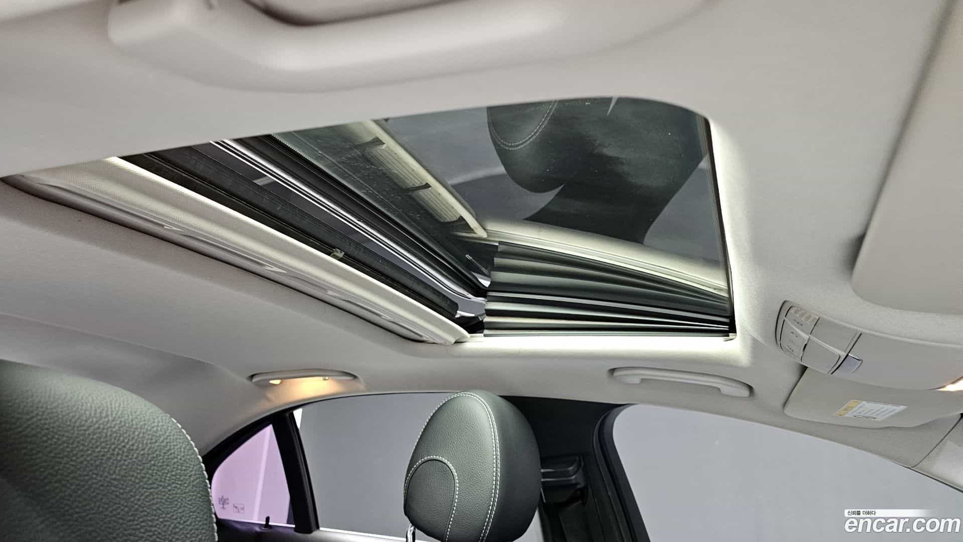 C-Class Mercedes-Benz 2015.11-OPTION-024