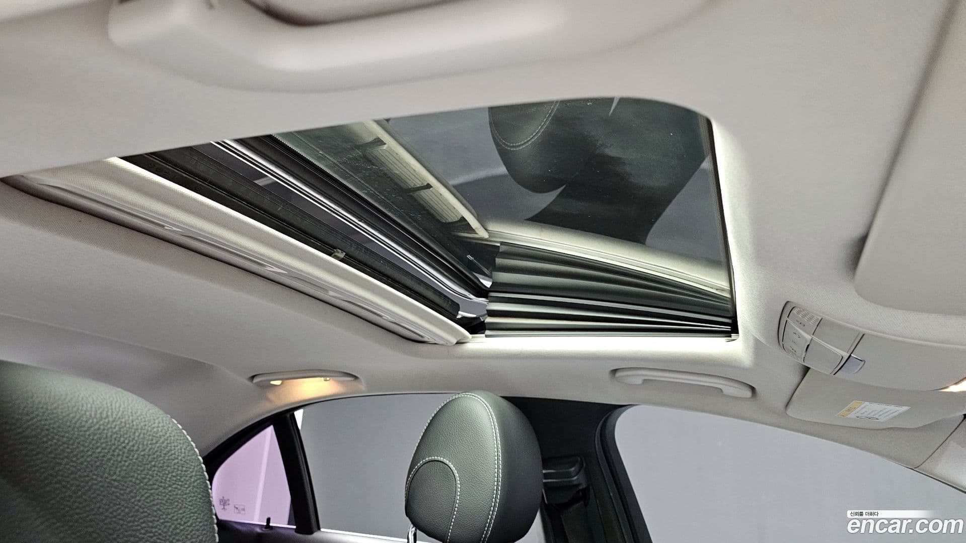 Main__Slider__Photo:C-Class Mercedes-Benz 2015.11-19