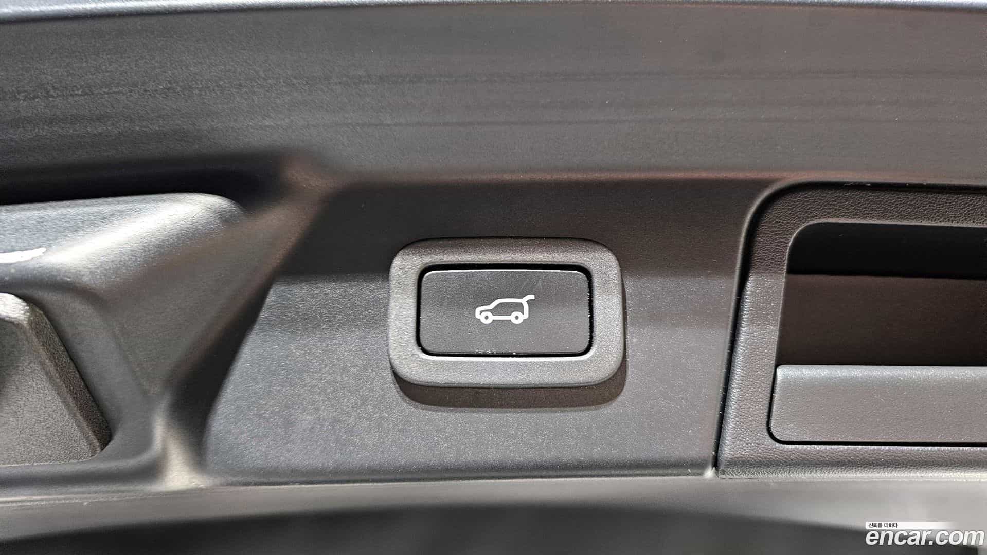 Range Rover Velar Land Rover 2017.9-OPTION-024