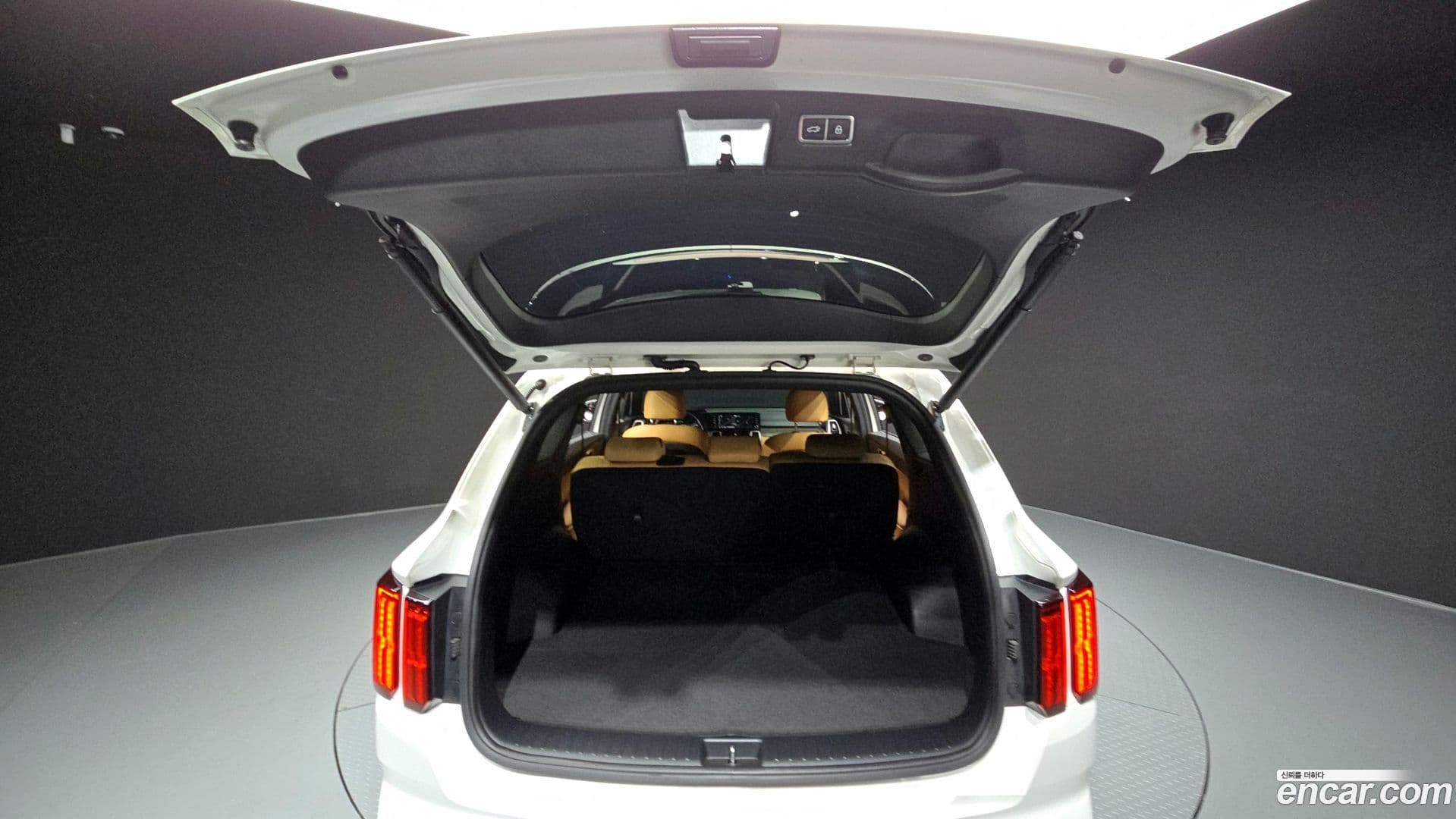 Main__Slider__Photo:Sorento Kia 2021.11-19