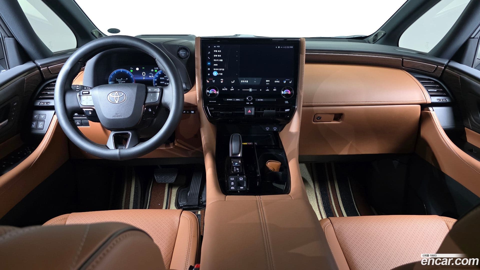 Main__Slider__Photo:Alphard Toyota 2024.11-6