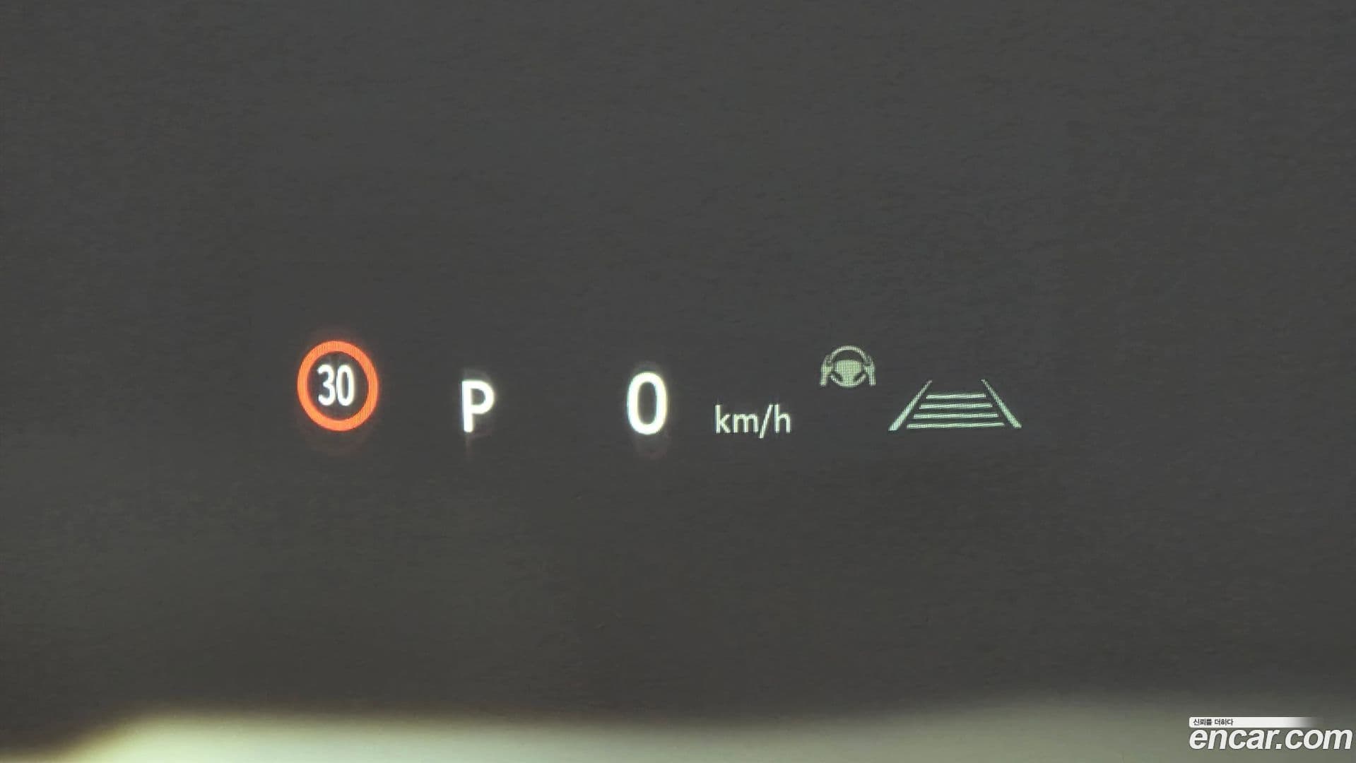 Main__Slider__Photo:Alphard Toyota 2024.11-15