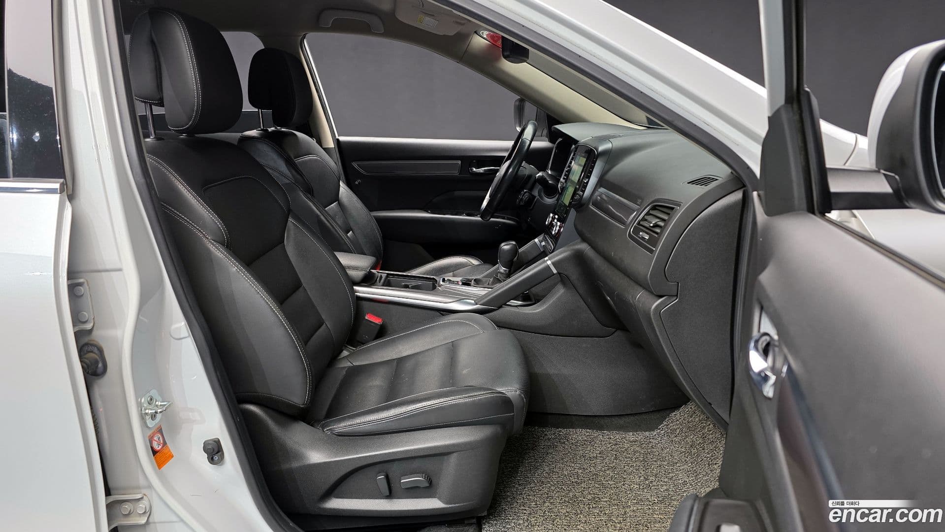 Main__Slider__Photo:QM6 Renault-KoreaSamsung 2018.3-10