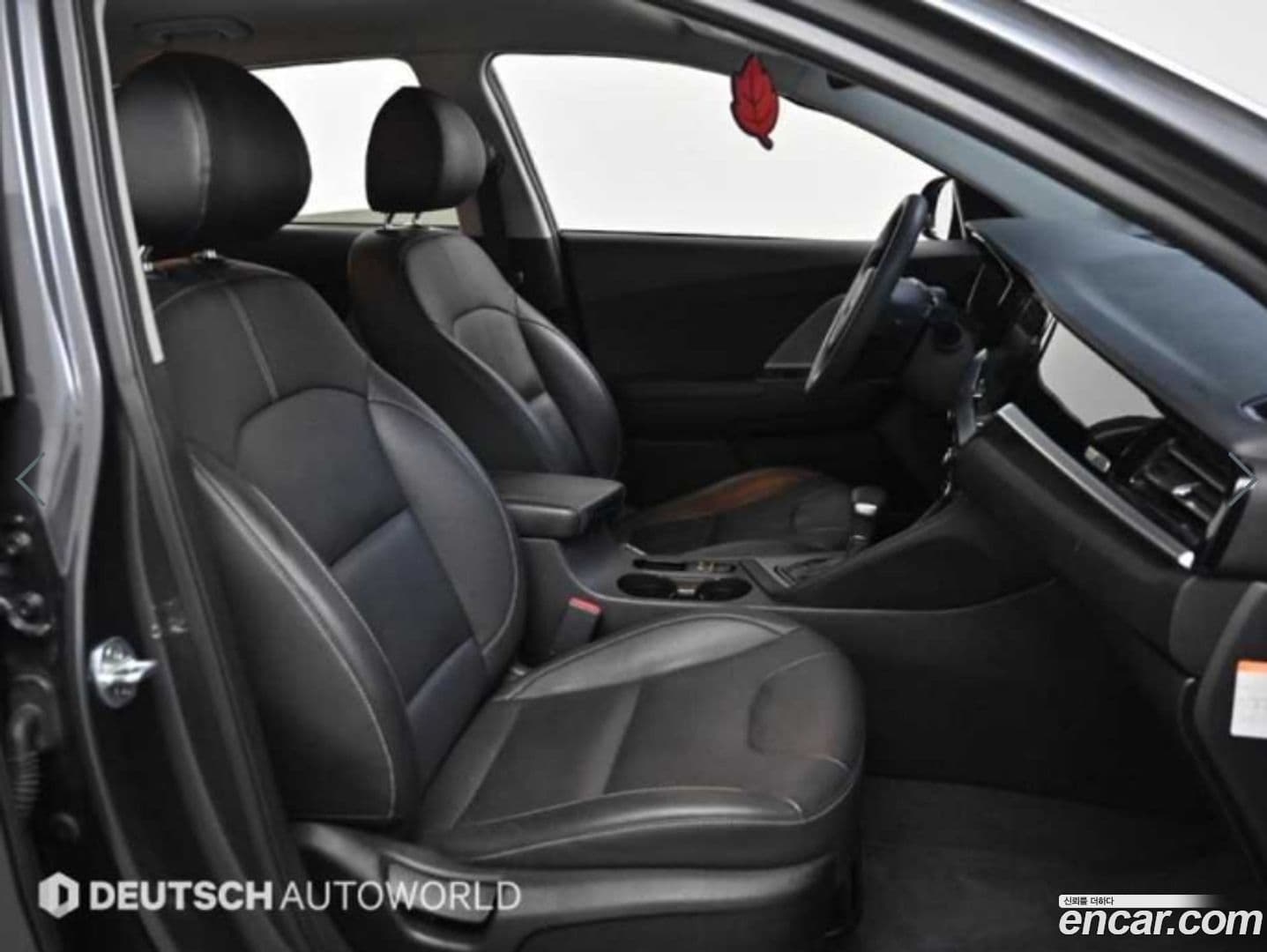 Main__Slider__Photo:Niro Kia 2019.11-9