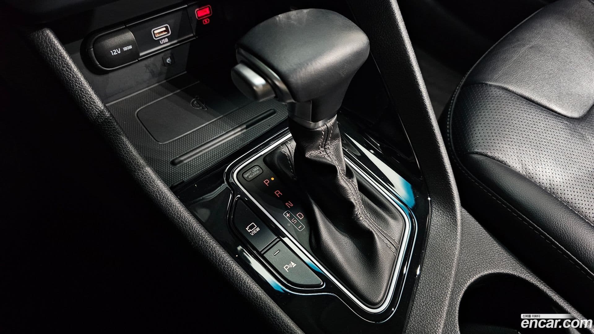 Main__Slider__Photo:Niro Kia 2020.7-8