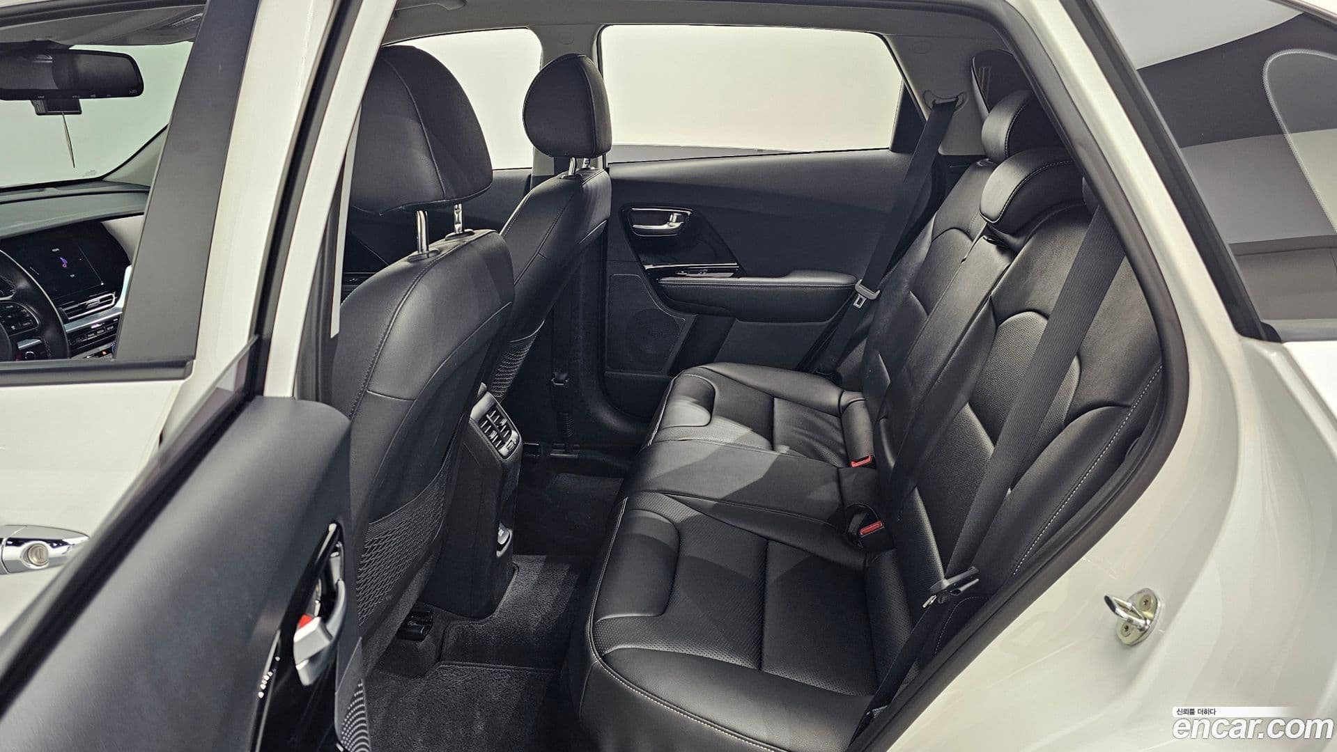 Main__Slider__Photo:Niro Kia 2020.7-11