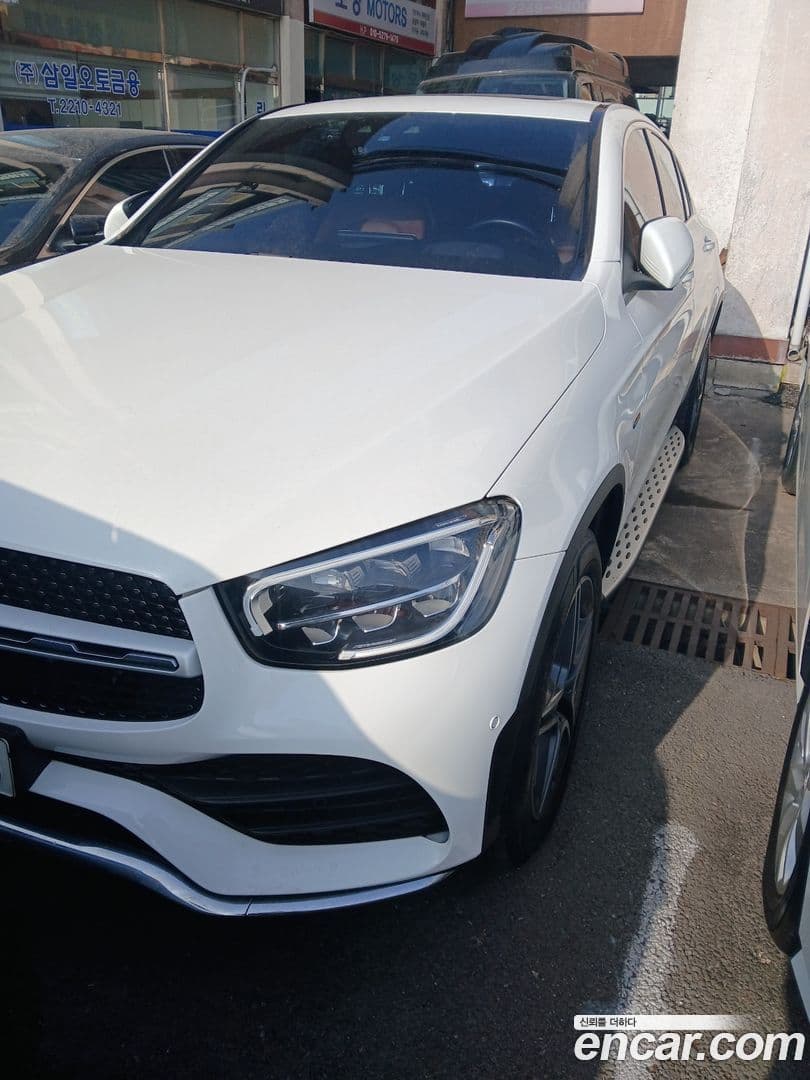 Main__Slider__Photo:GLC-Class Mercedes-Benz 2021.1-0