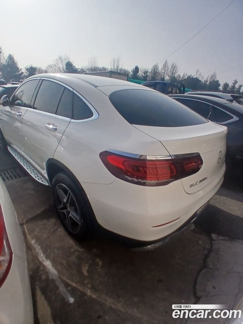 Main__Slider__Photo:GLC-Class Mercedes-Benz 2021.1-1