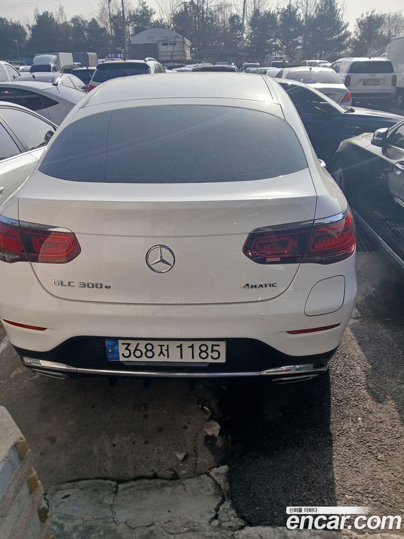 Main__Slider__Photo:GLC-Class Mercedes-Benz 2021.1-3