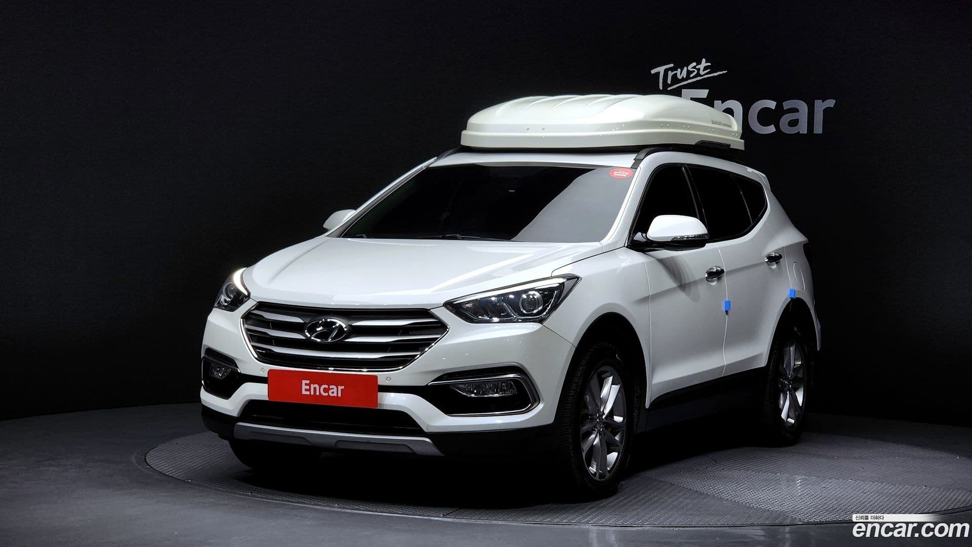 Main__Slider__Photo:Santafe Hyundai 2015.8-0
