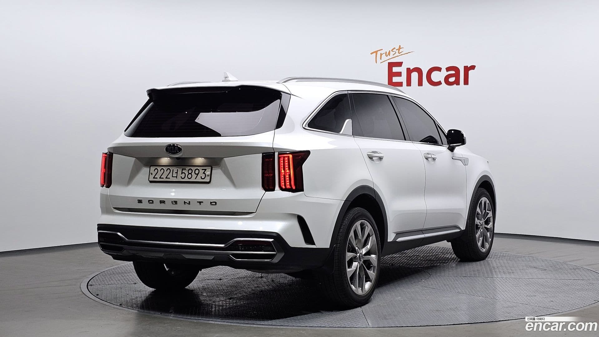 Main__Slider__Photo:Sorento Kia 2020.9-1
