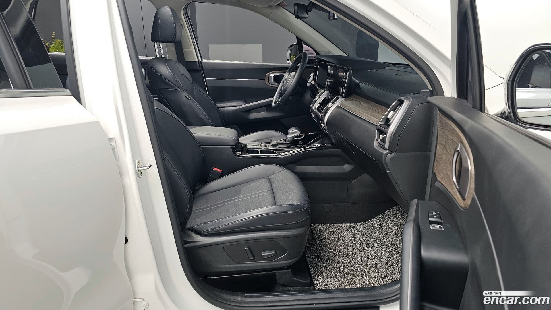 Main__Slider__Photo:Sorento Kia 2020.9-10