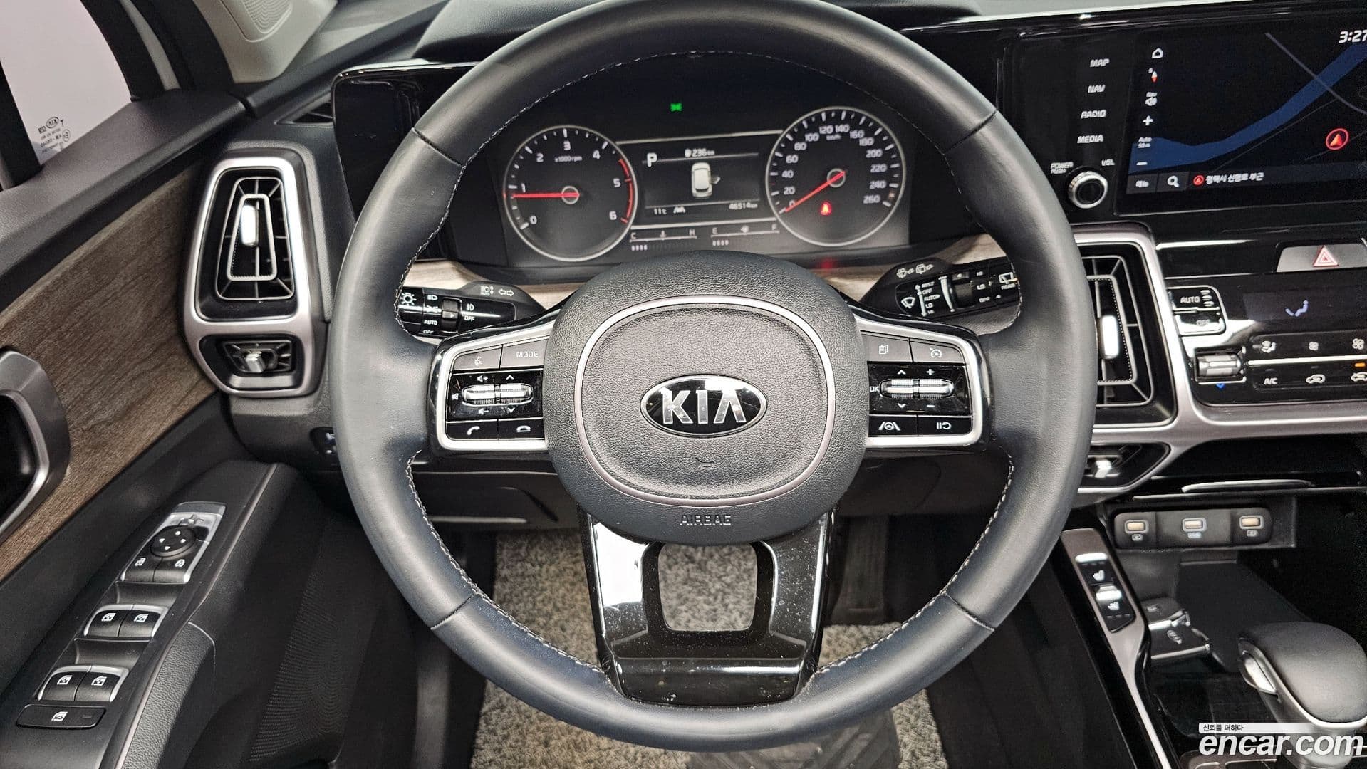 Main__Slider__Photo:Sorento Kia 2020.9-12