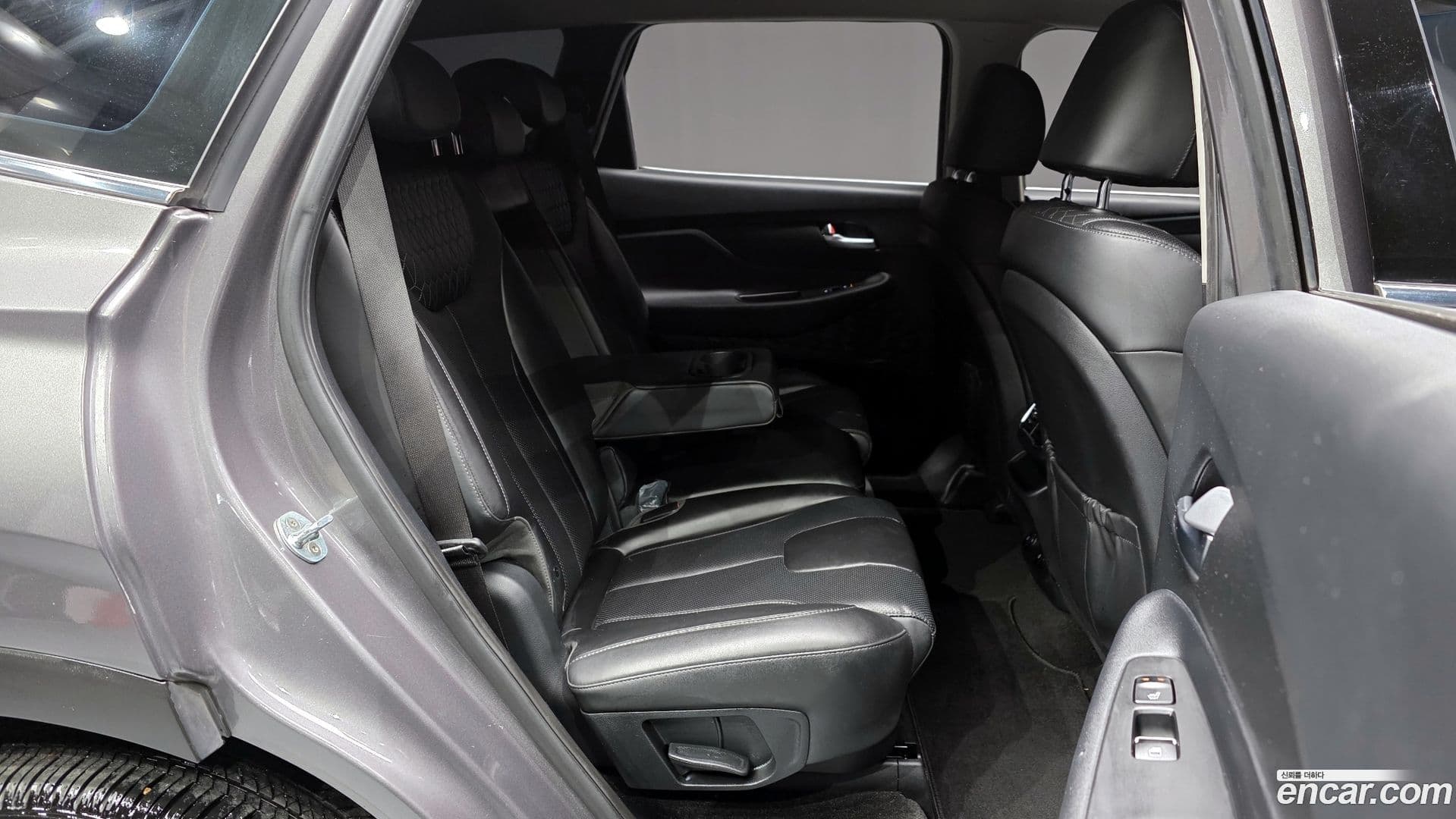 Main__Slider__Photo:Santafe Hyundai 2019.9-11