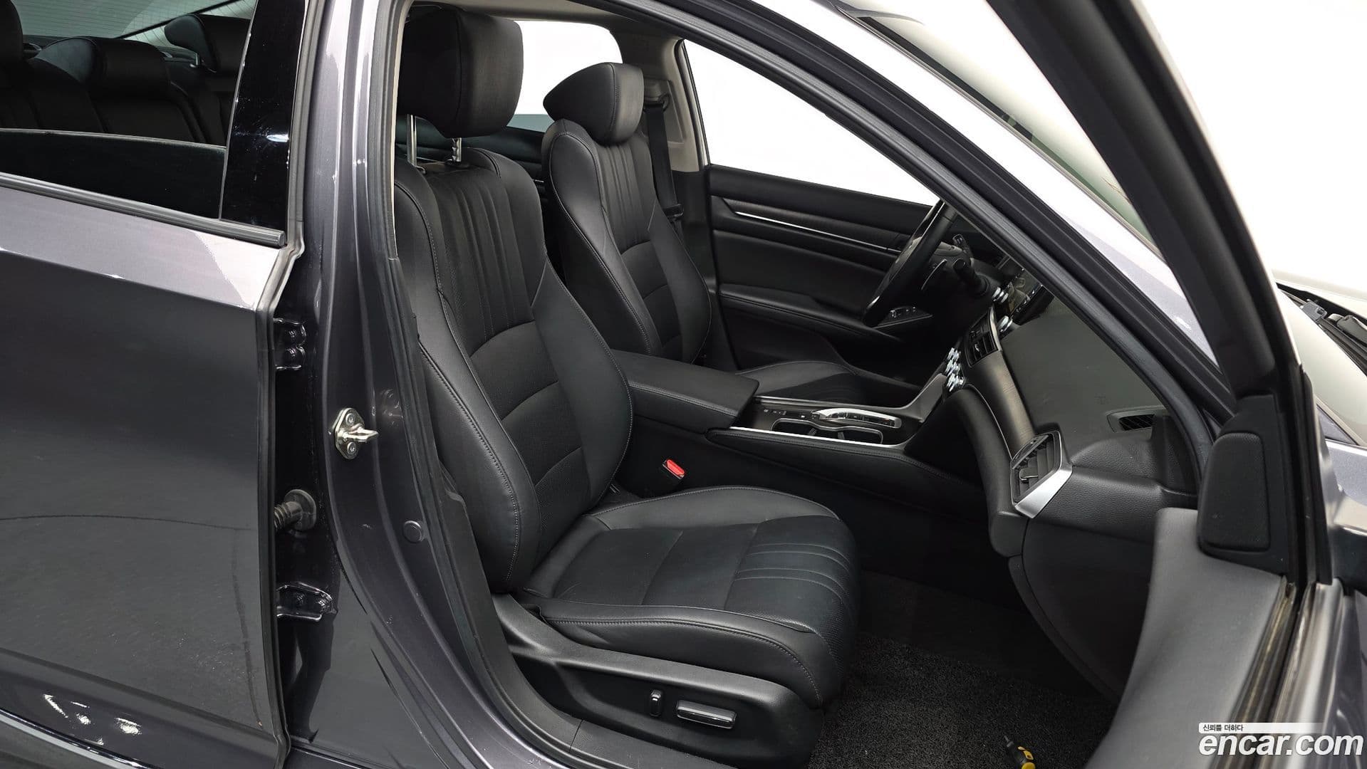 Main__Slider__Photo:Accord Honda 2019.3-9