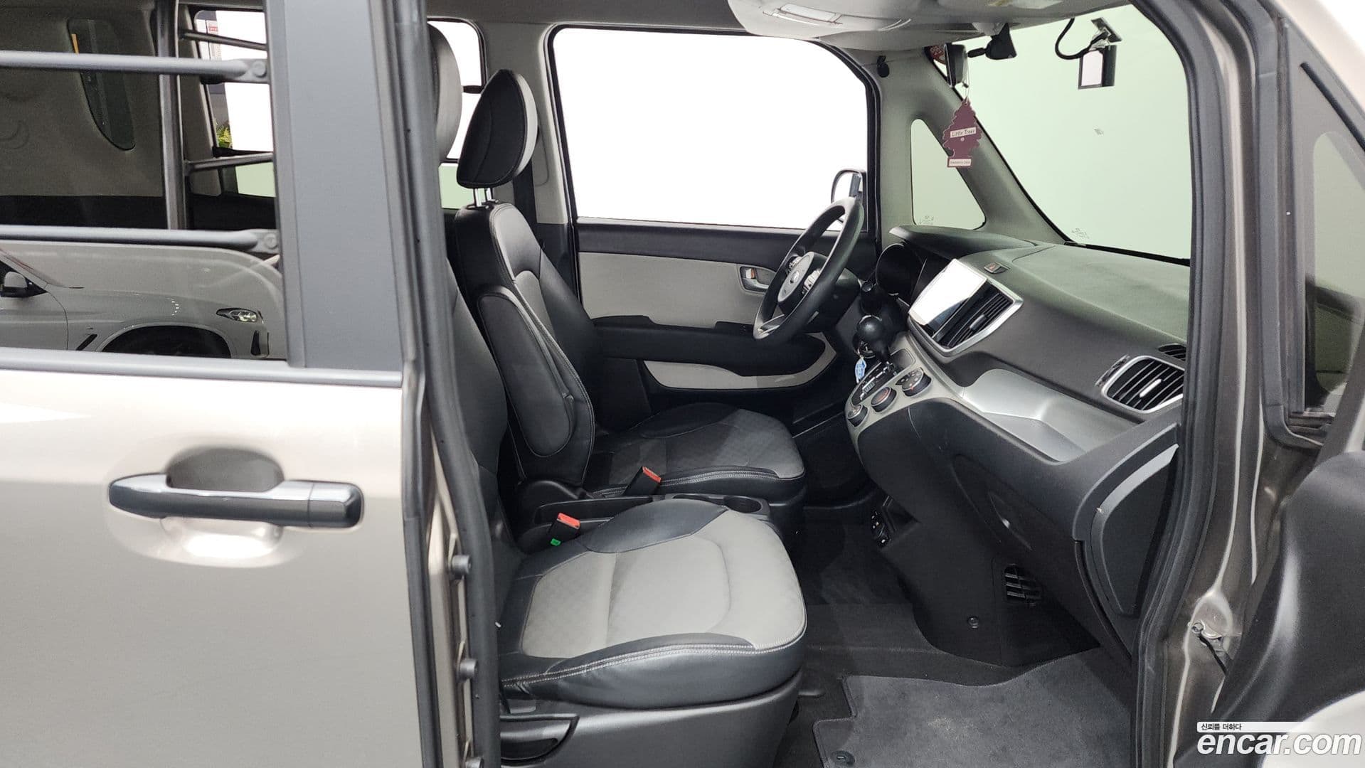 Main__Slider__Photo:RAY Kia 2020.5-10