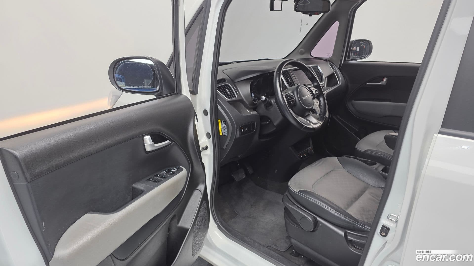 Main__Slider__Photo:RAY Kia 2022.5-10