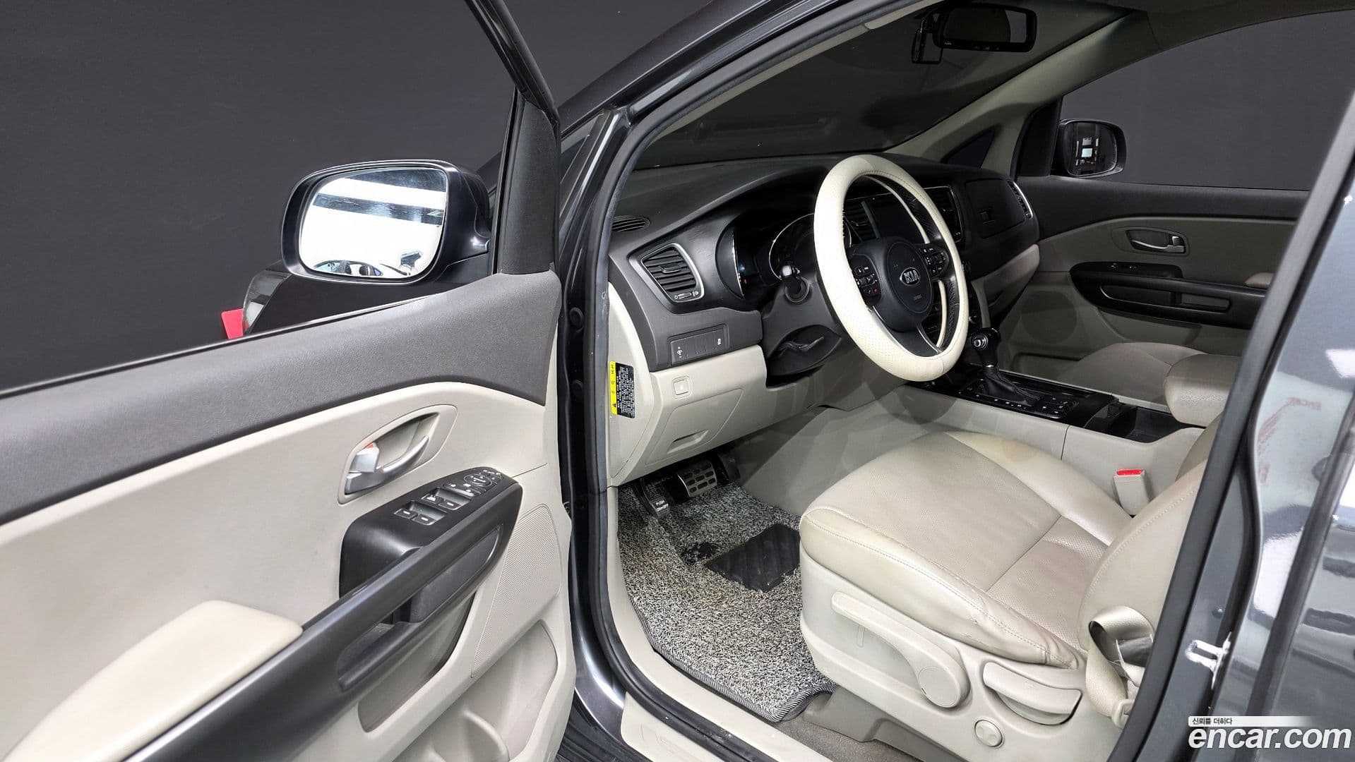 Main__Slider__Photo:Canival Kia 2016.2-9