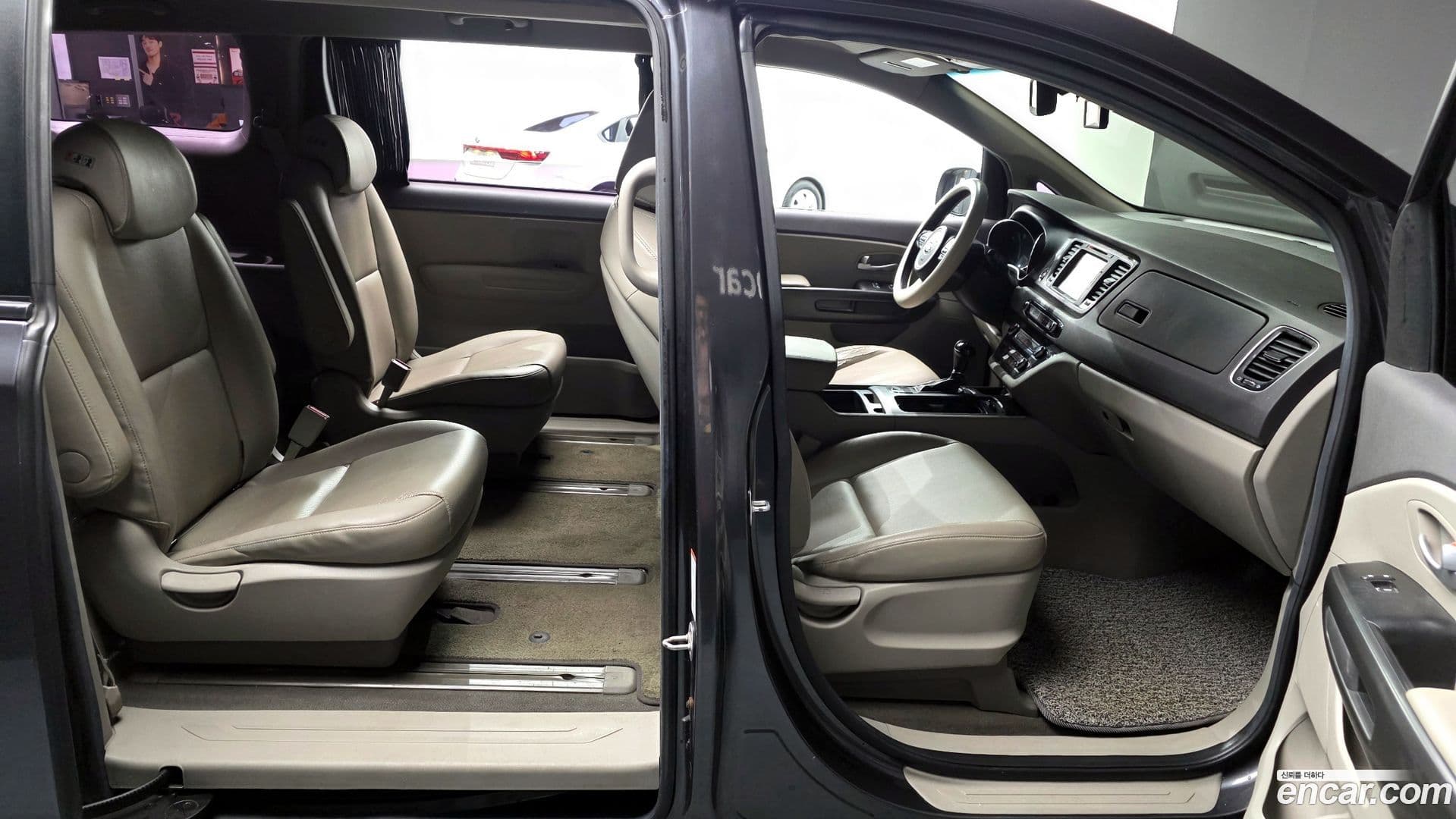 Main__Slider__Photo:Canival Kia 2016.2-10