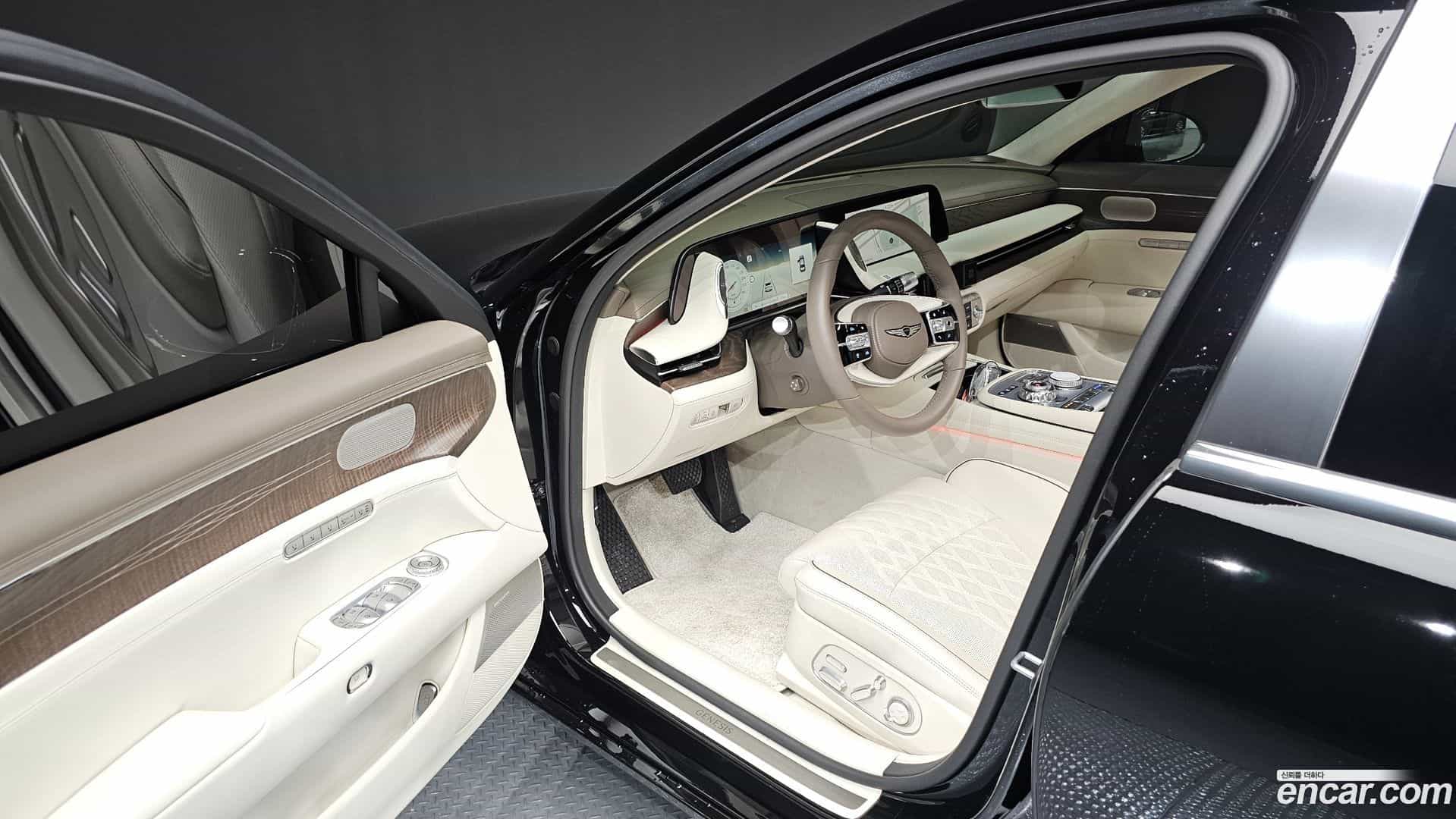 G90 Genesis 2025.0-INNER-010