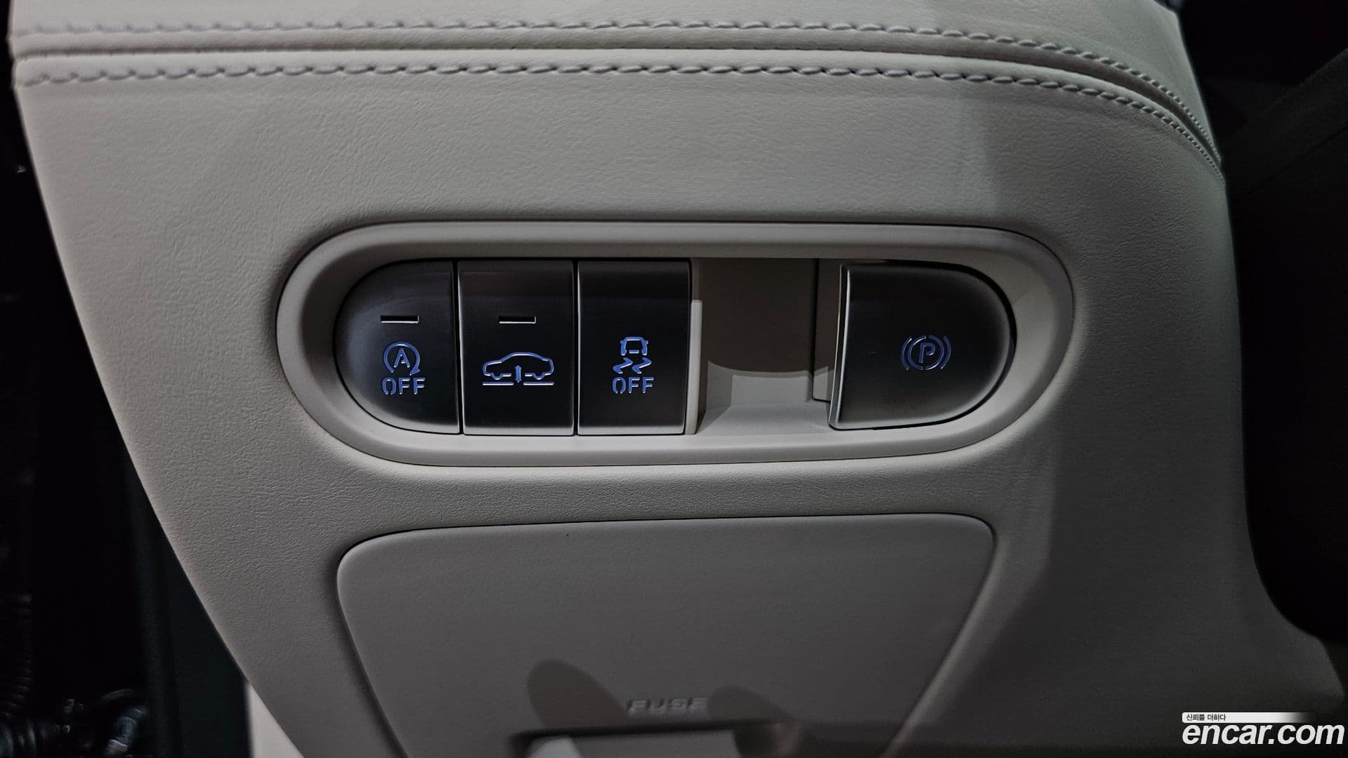 Main__Slider__Photo:G90 Genesis 2025.0-12