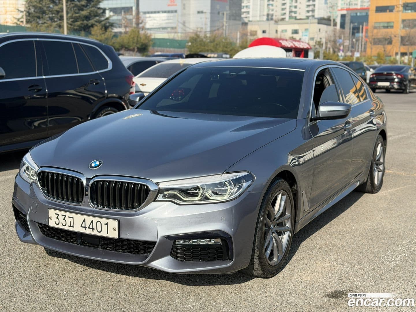 Main__Slider__Photo:5-Series BMW 2018.5-0