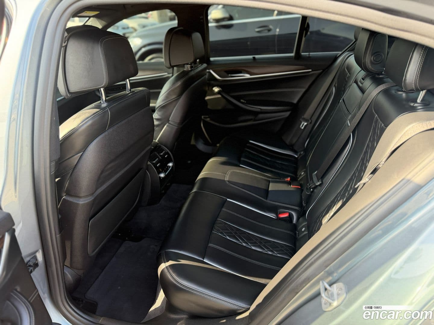 Main__Slider__Photo:5-Series BMW 2018.5-10