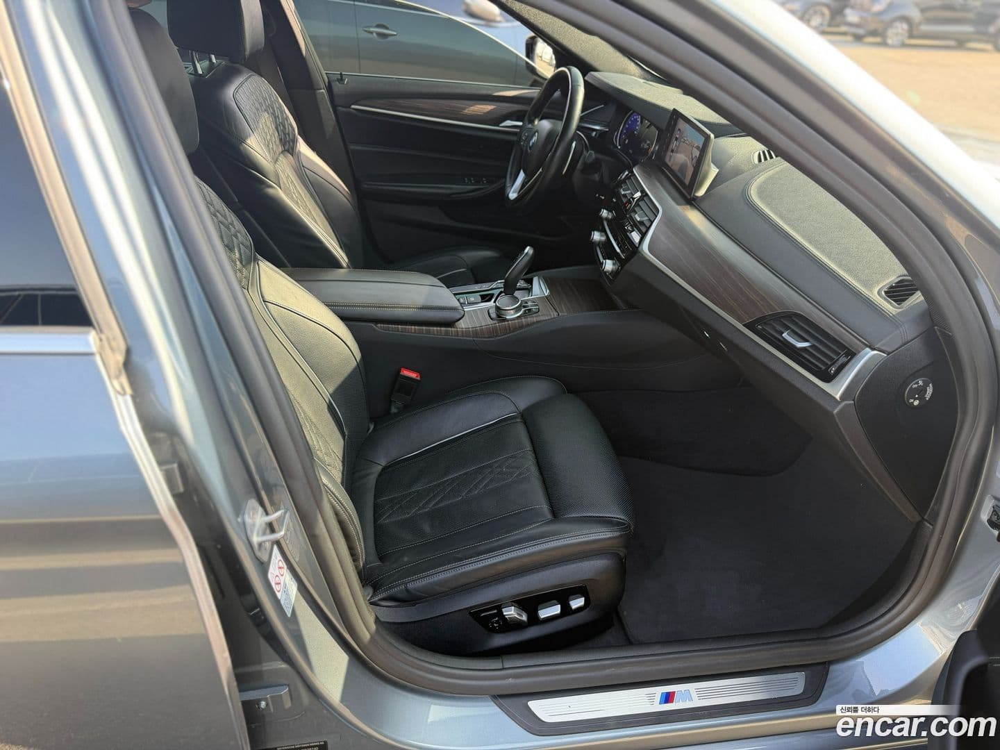 Main__Slider__Photo:5-Series BMW 2018.5-12