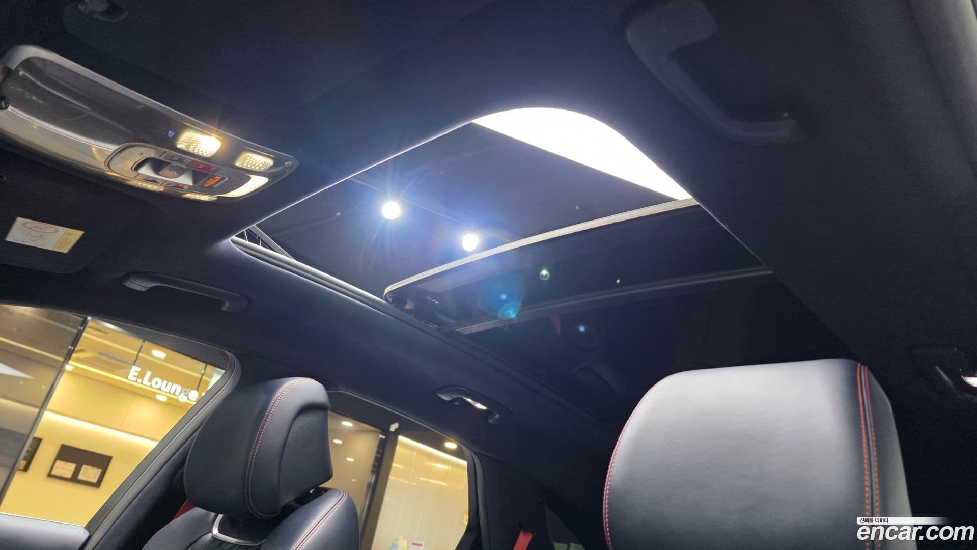 Main__Slider__Photo:GV70 Genesis 2022.0-17