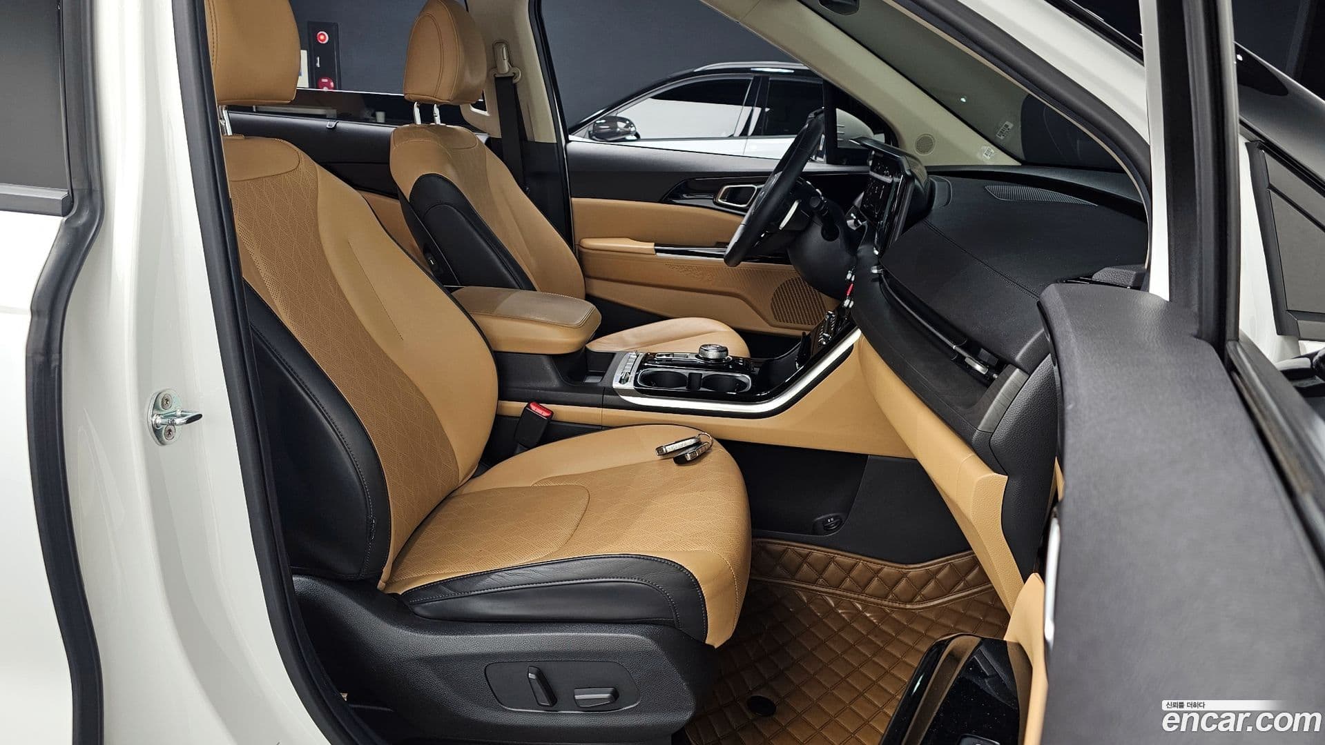 Main__Slider__Photo:Canival Kia 2022.0-9