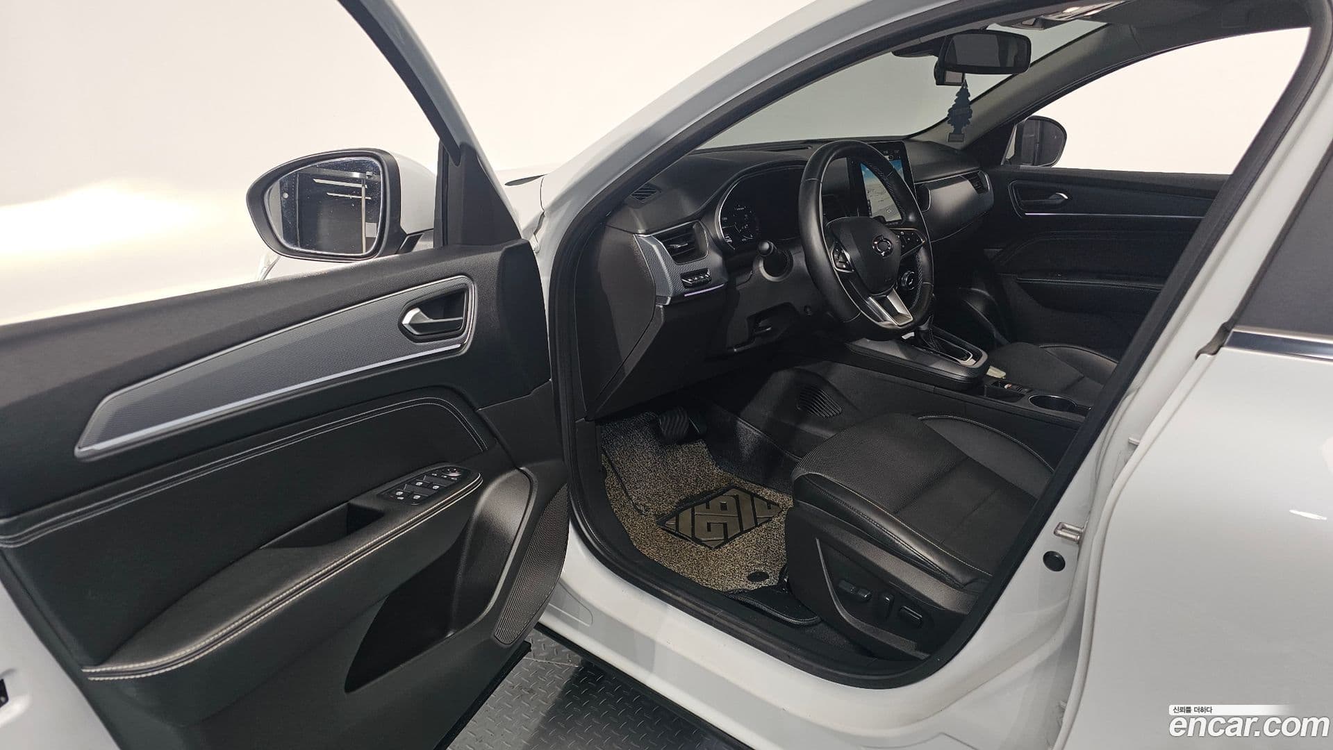 Main__Slider__Photo:XM3 Renault-KoreaSamsung 2020.2-9