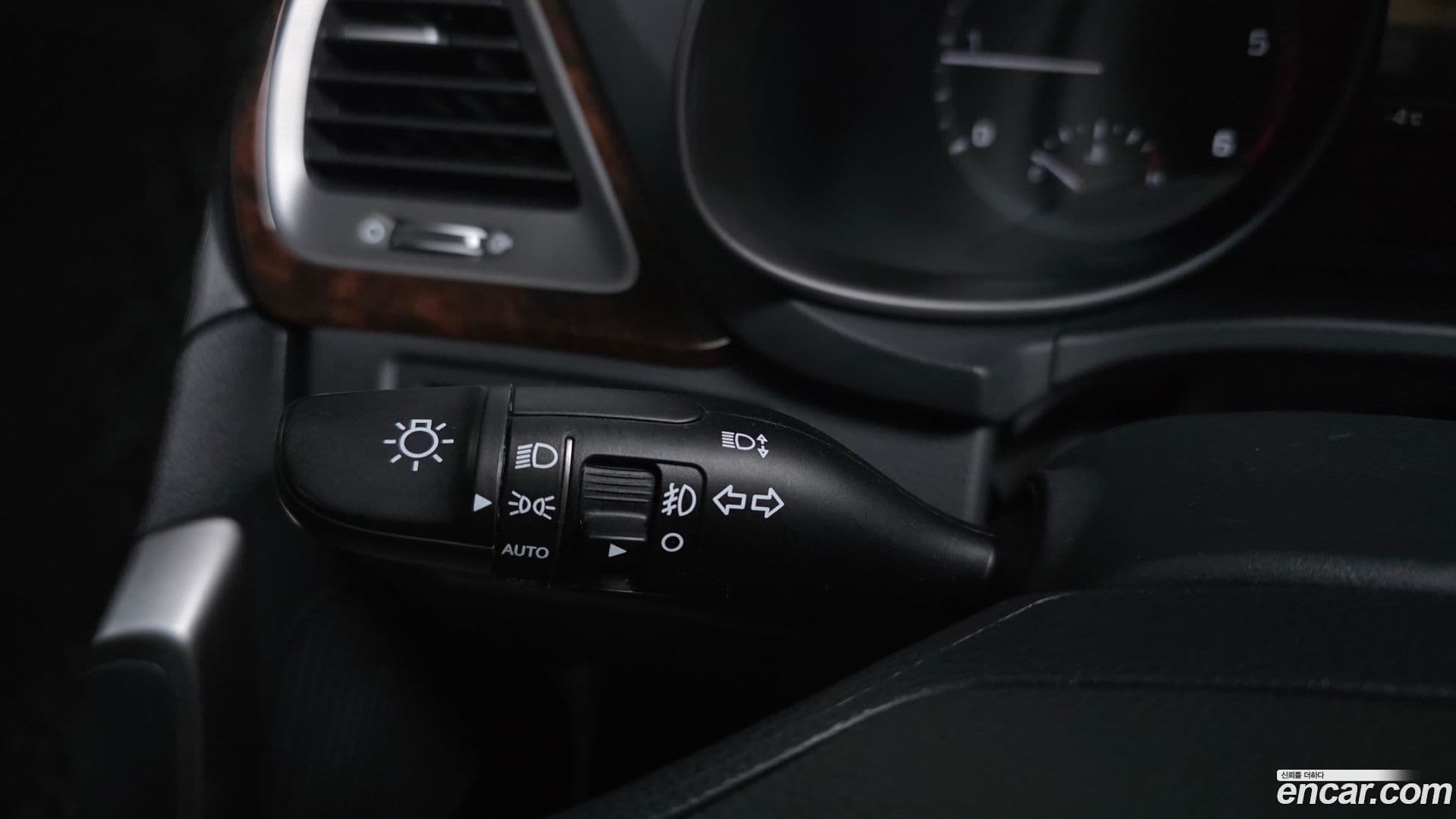 Main__Slider__Photo:Santafe Hyundai 2016.3-16