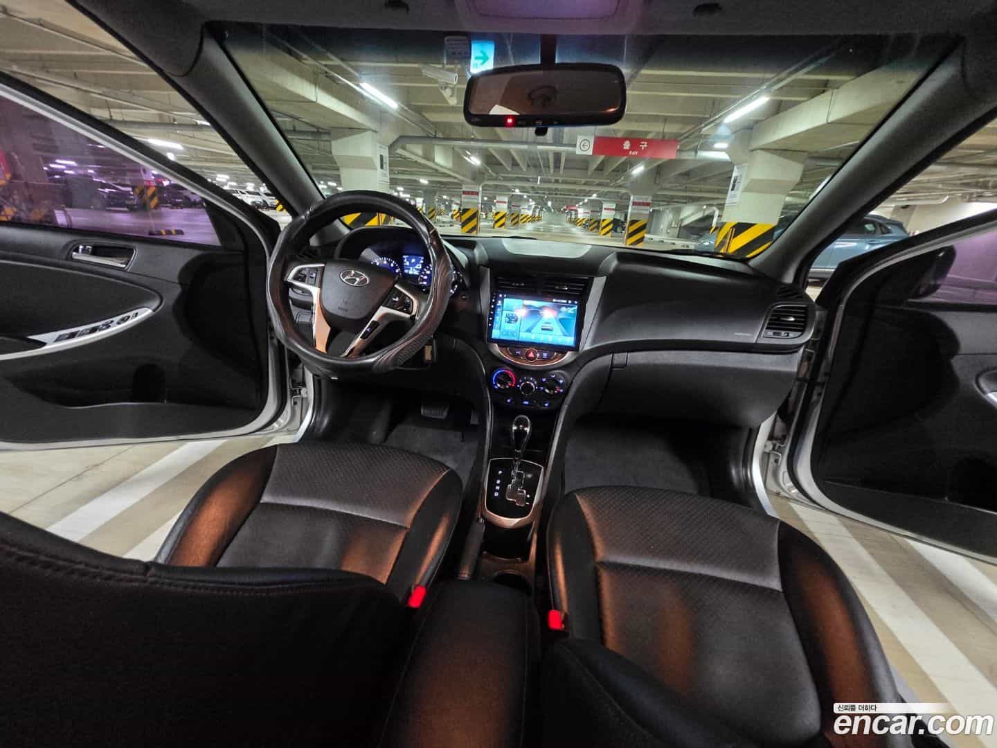 Accent Hyundai 2013.1-INNER-007