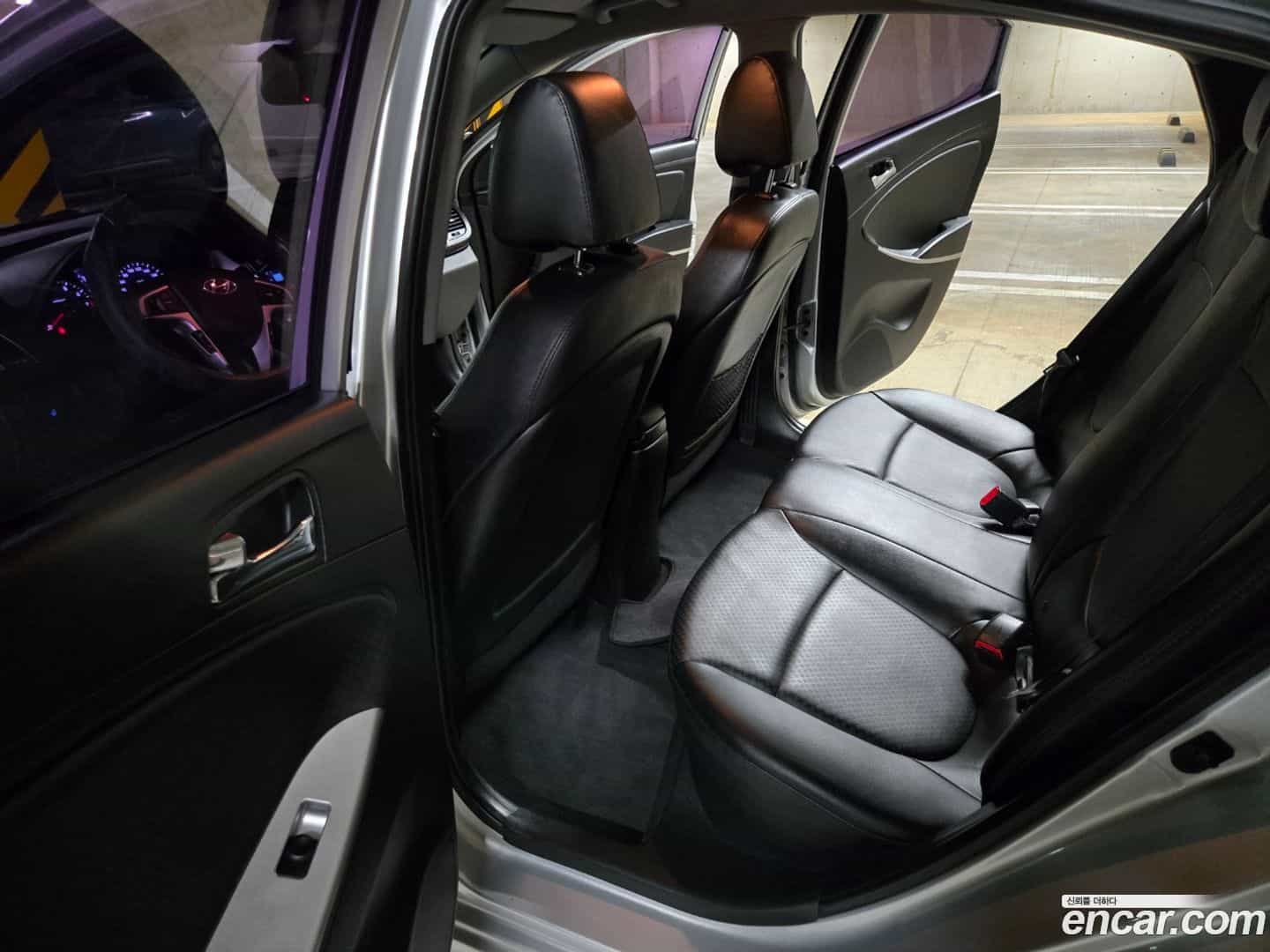 Accent Hyundai 2013.1-OPTION-016