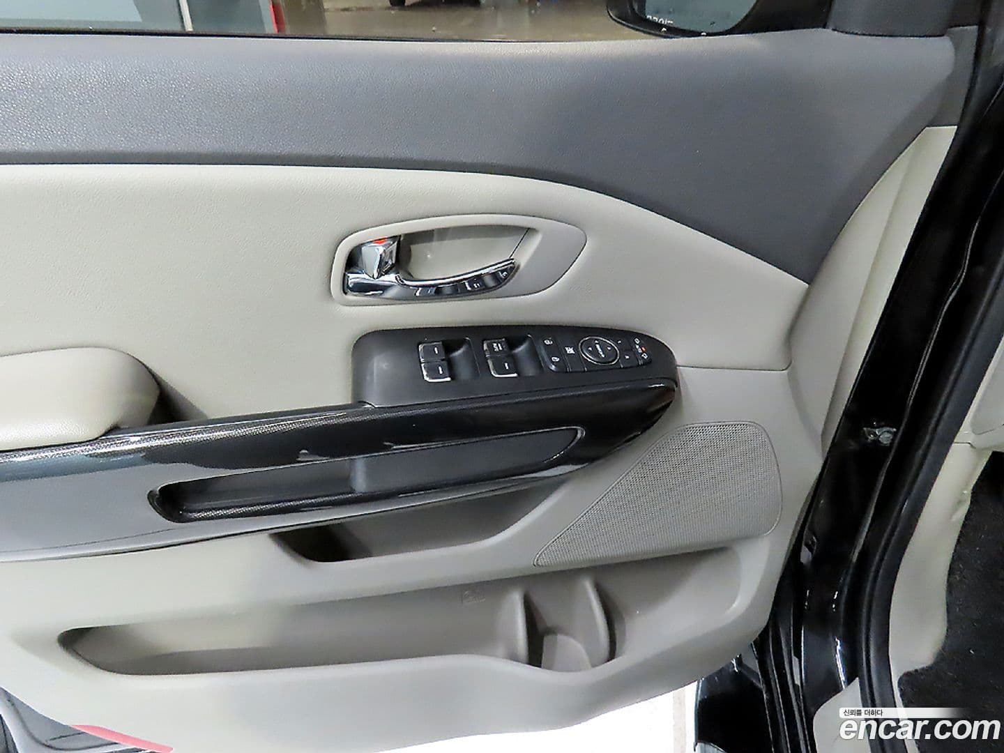 Main__Slider__Photo:Canival Kia 2016.1-13