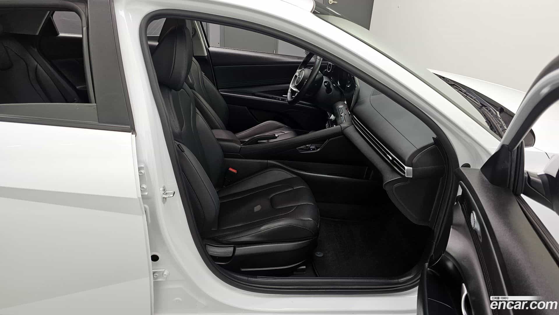 AVANTE Hyundai 2020.9-OPTION-017