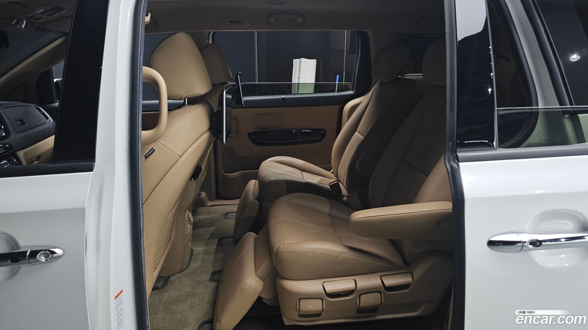 Main__Slider__Photo:Canival Kia 2020.0-11