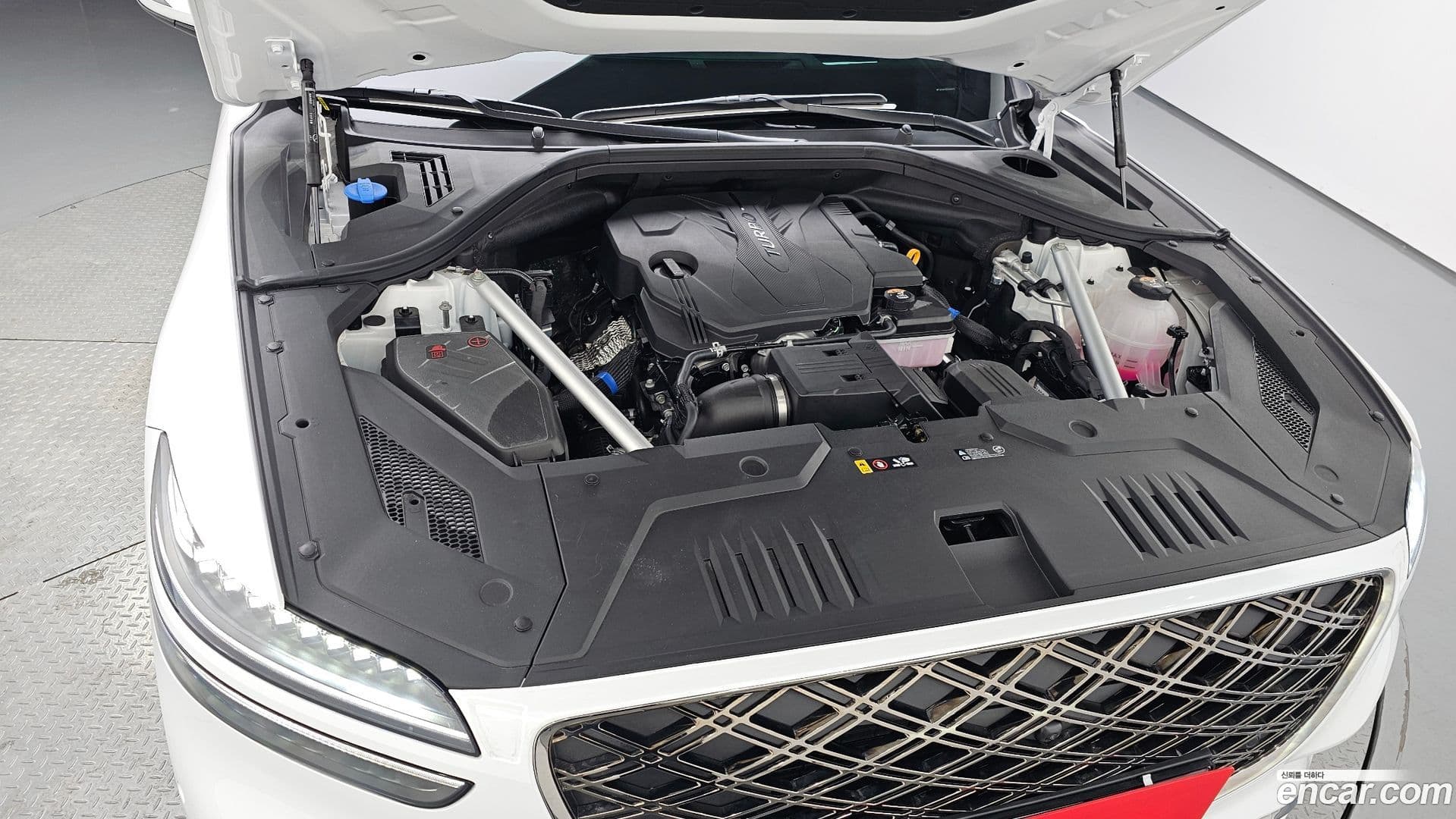 Main__Slider__Photo:GV70 Genesis 2025.8-5