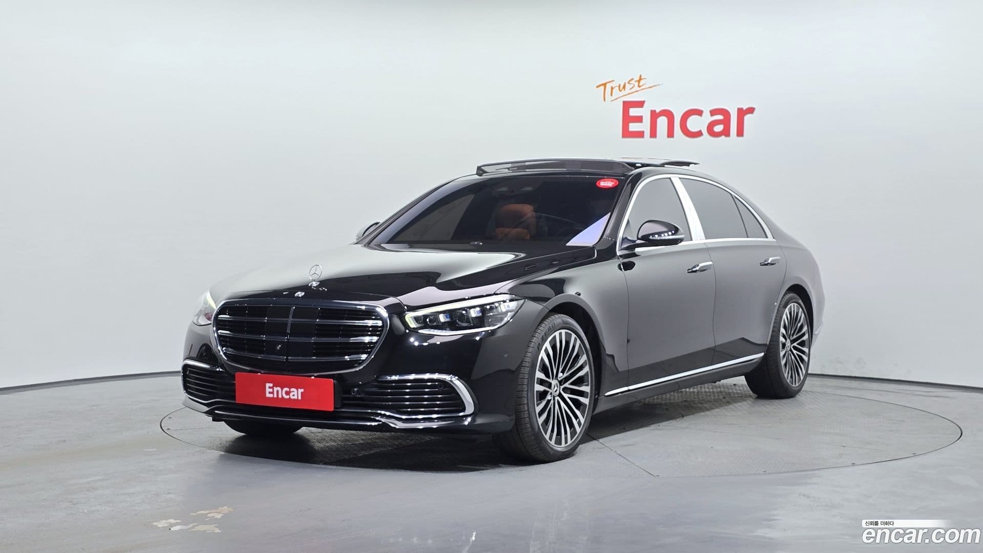 Main__Slider__Photo:S-Class Mercedes-Benz 2021.8-0