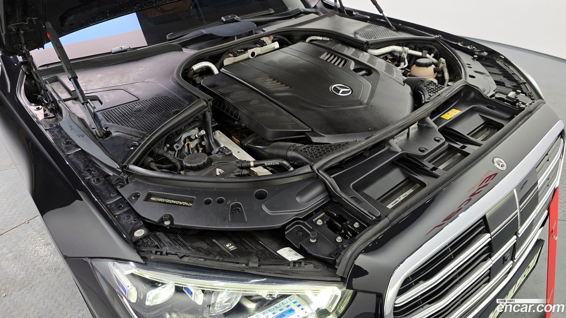 Main__Slider__Photo:S-Class Mercedes-Benz 2021.8-5