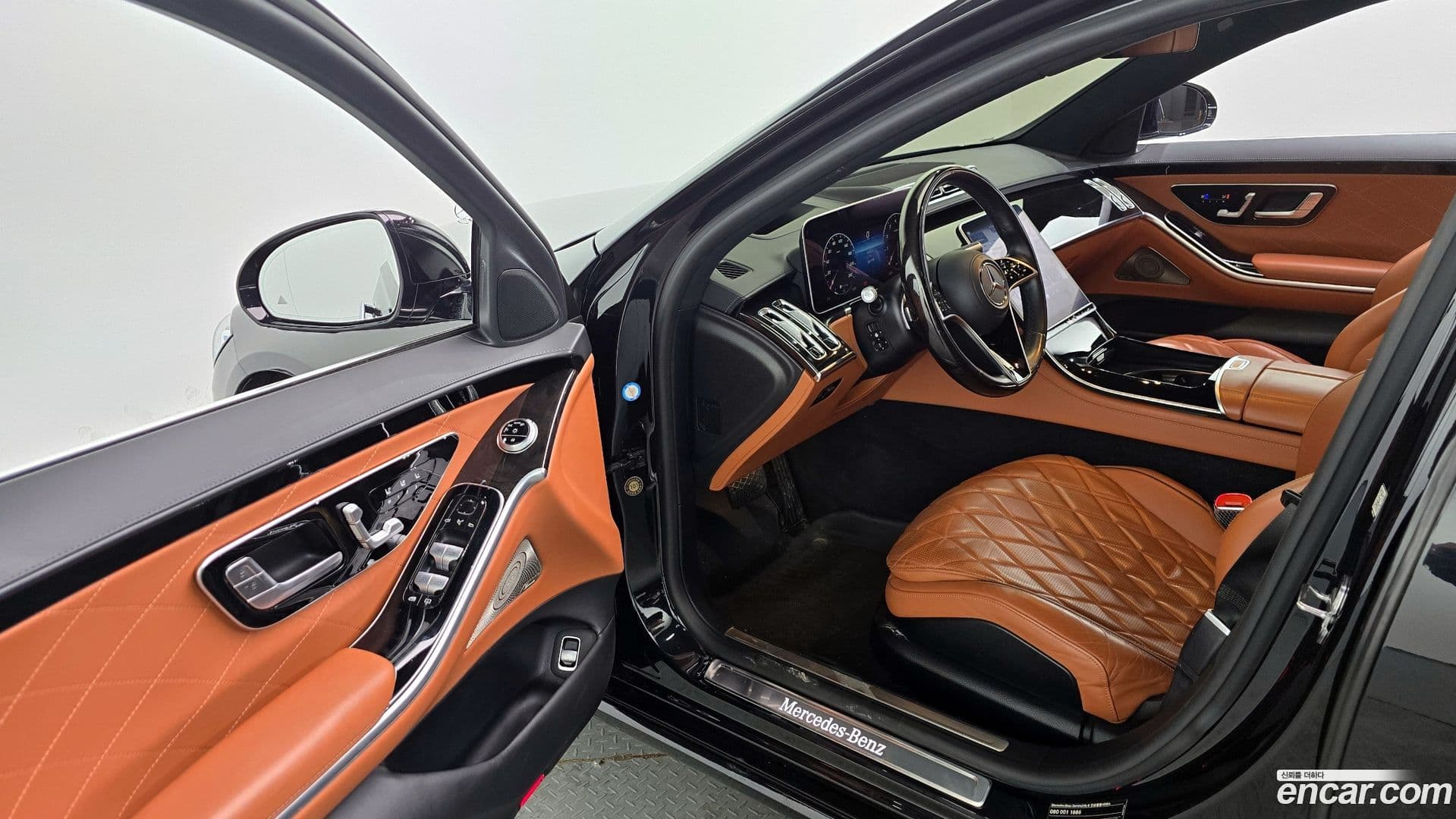 Main__Slider__Photo:S-Class Mercedes-Benz 2021.8-9