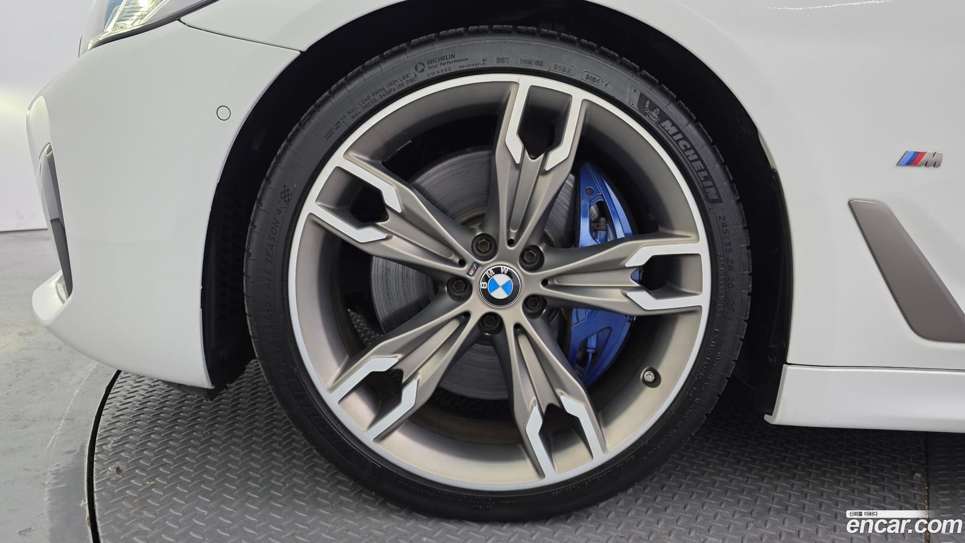 Main__Slider__Photo:5-Series BMW 2022.0-4