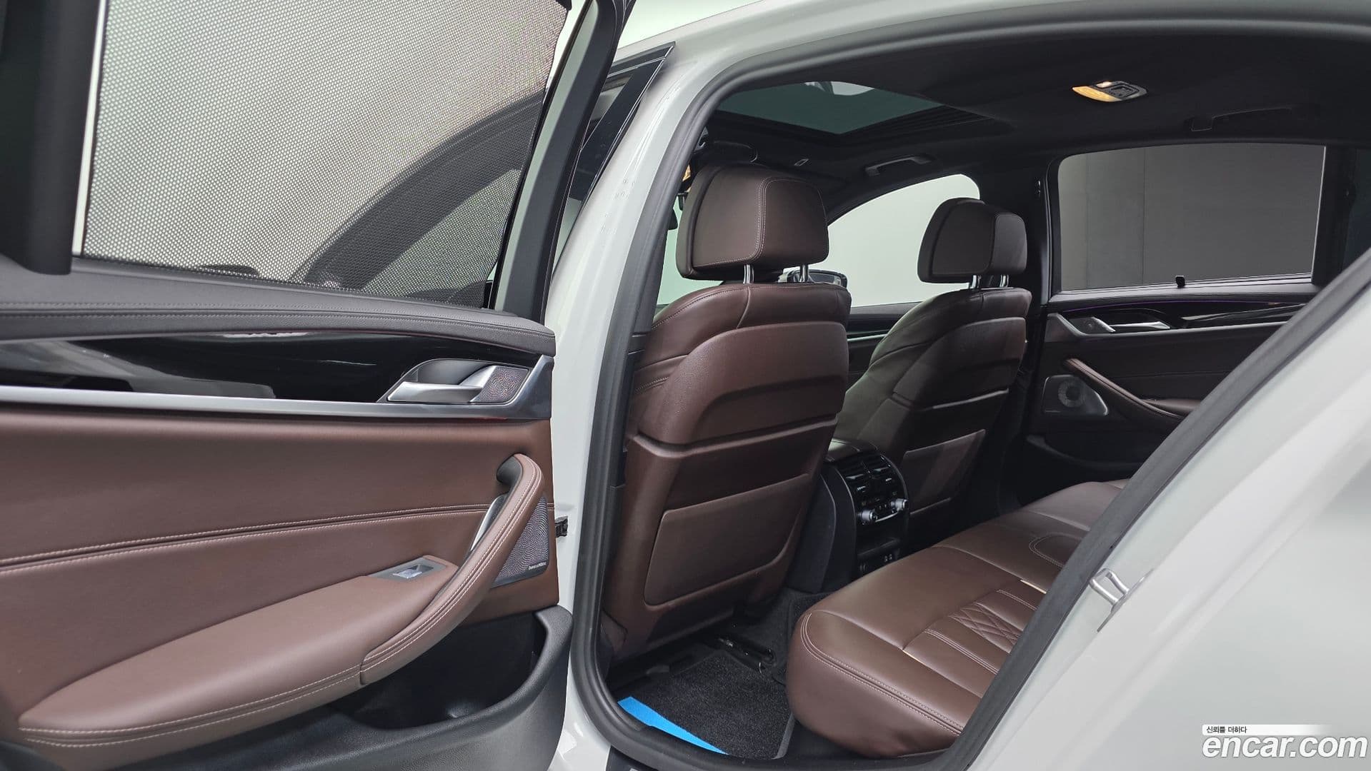 Main__Slider__Photo:5-Series BMW 2022.0-16