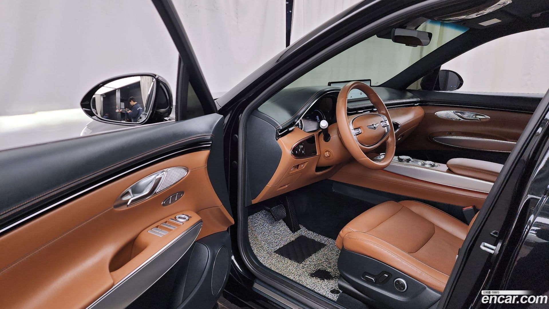 Main__Slider__Photo:GV70 Genesis 2023.3-9