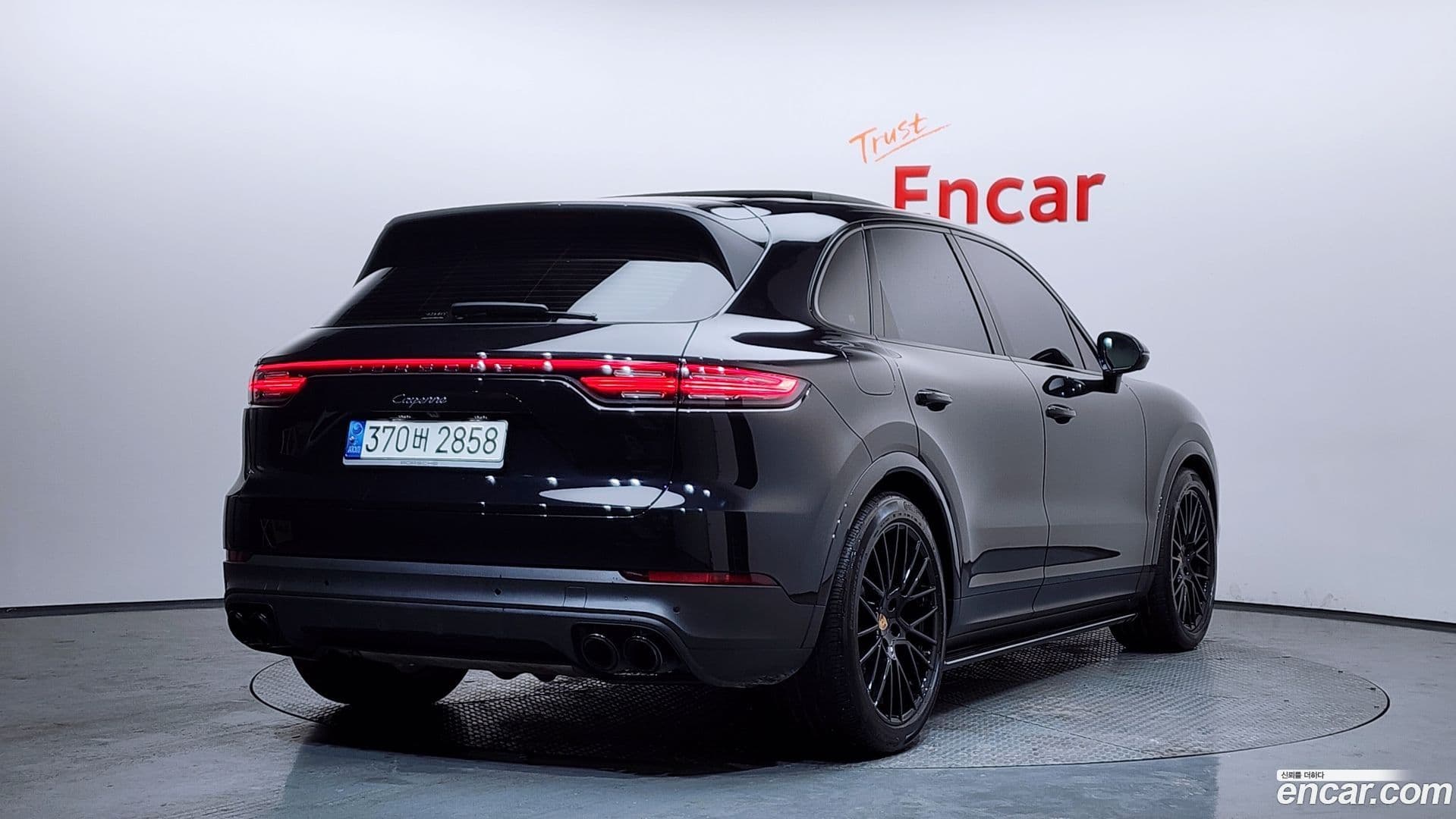 Main__Slider__Photo:Cayenne Porsche 2021.7-1