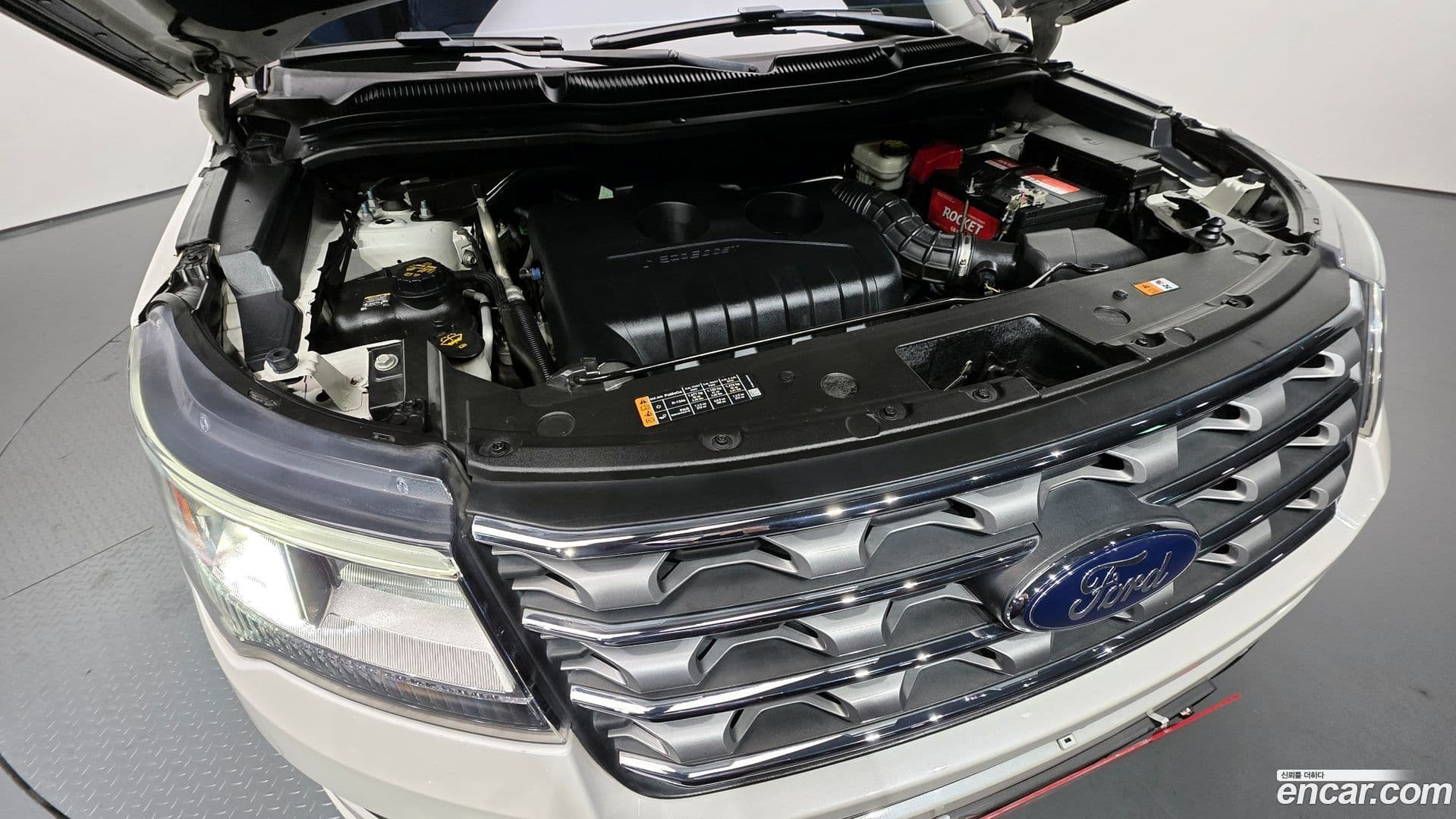 Main__Slider__Photo:Explorer Ford 2017.8-5