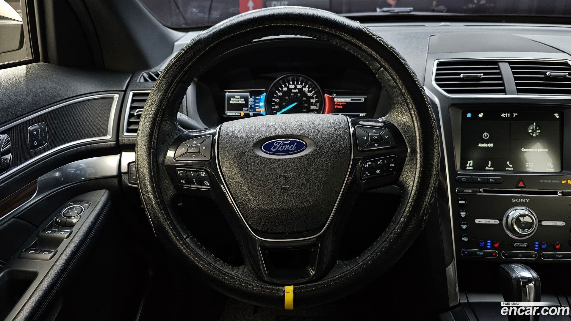 Main__Slider__Photo:Explorer Ford 2017.8-12